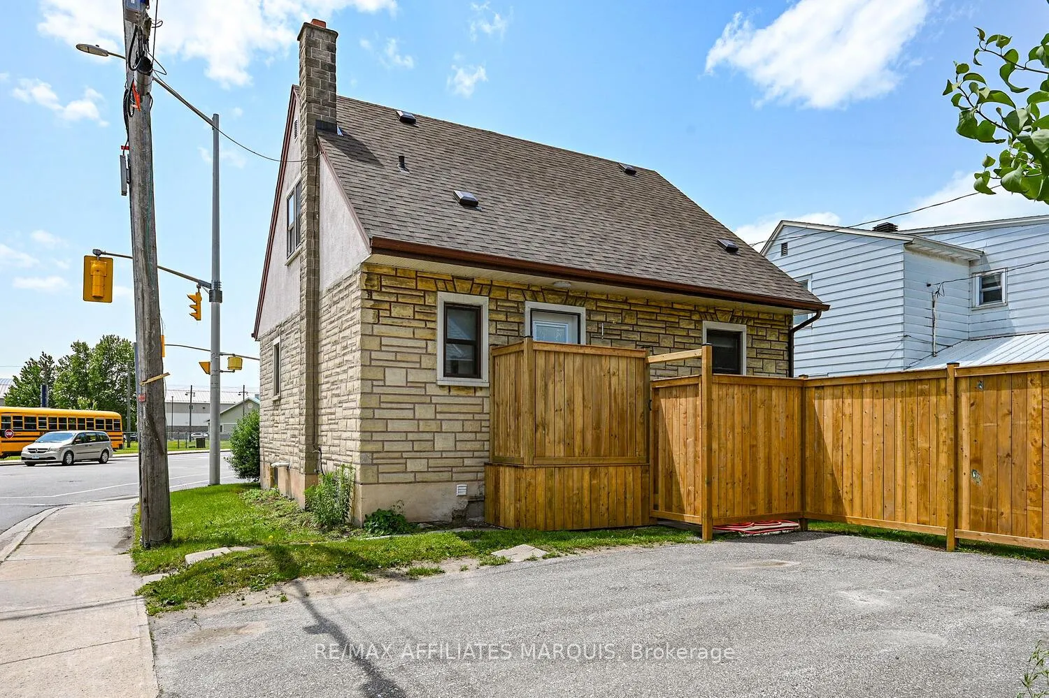 Photo 30 of 157 Elmsley Street N, Smiths Falls — HOMEH