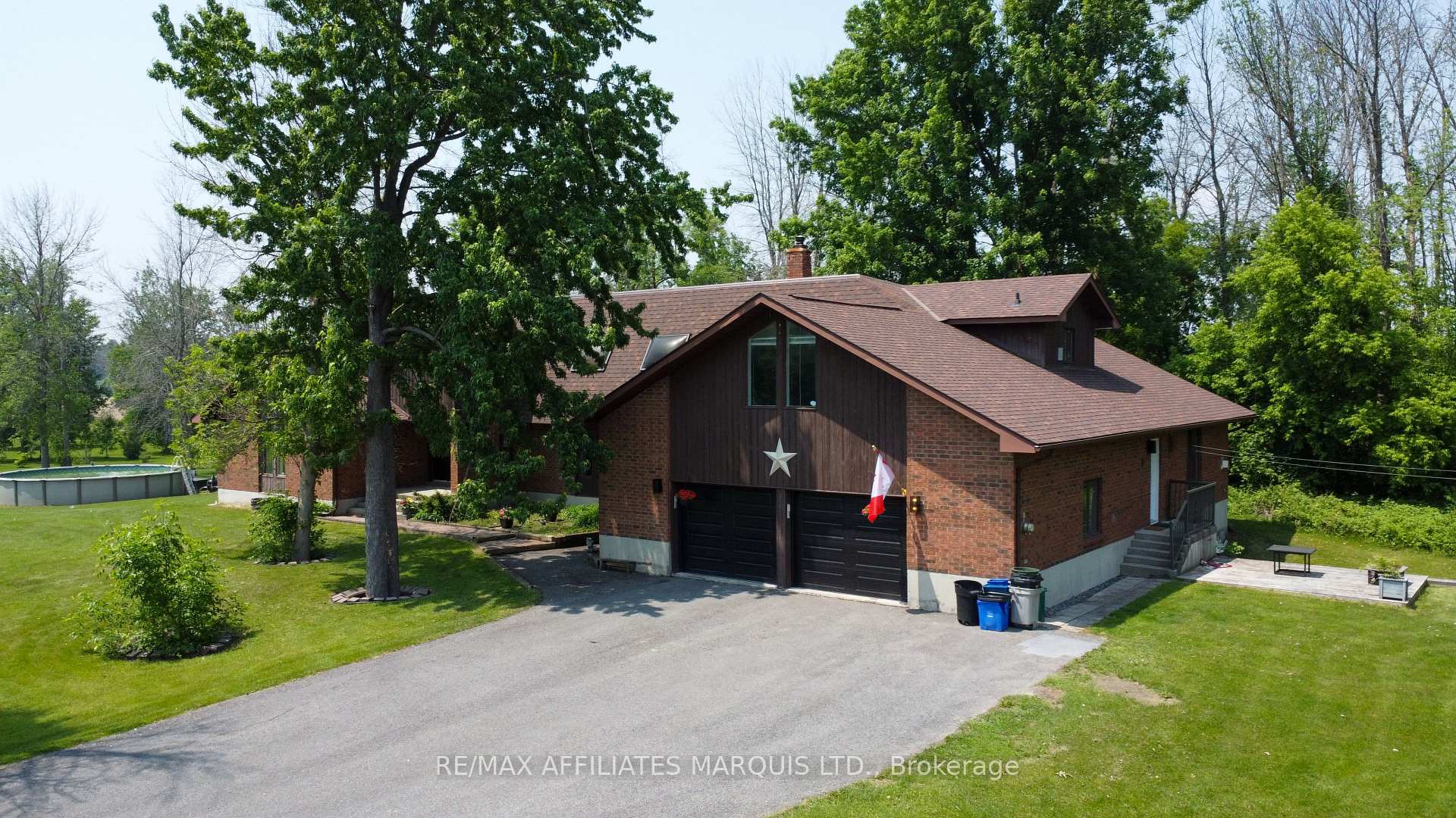 Photo 2 of 18467 Andre Street, South Glengarry, South Glengarry (Charlottenburgh) Twp — HOMEH