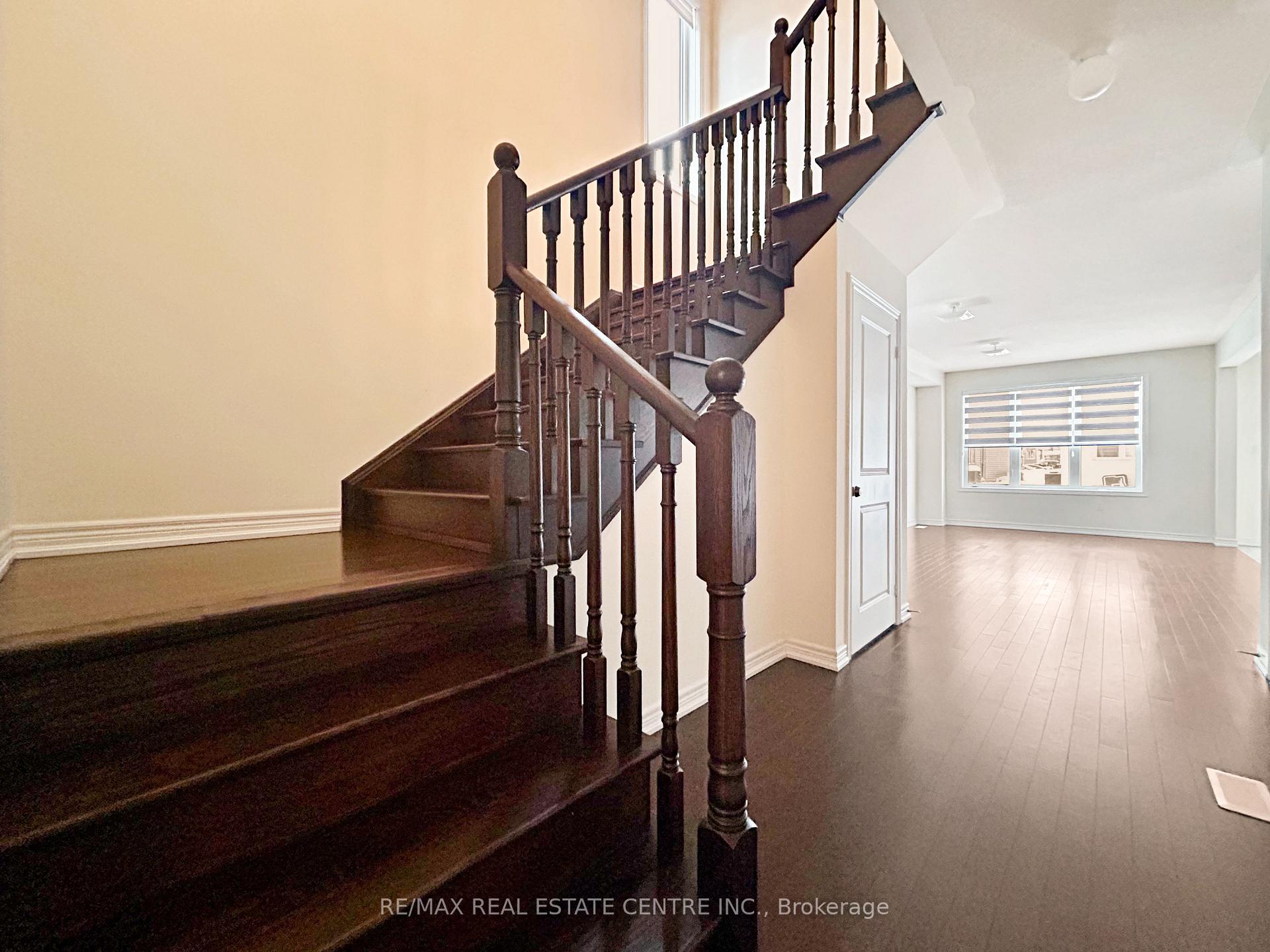 Photo 5 of 723 Potawatomi Crescent, Shelburne — HOMEH