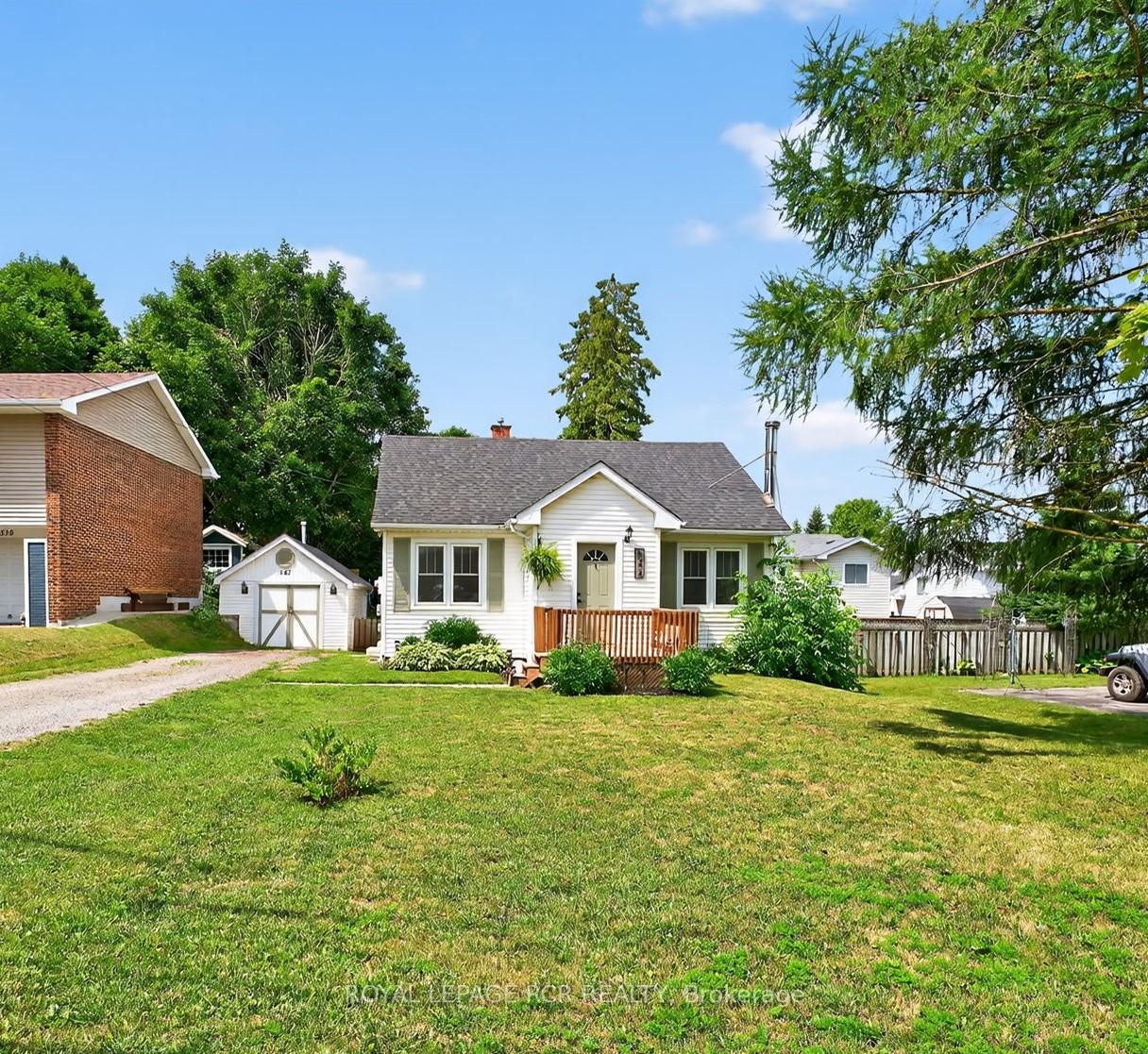 Front of 542 Owen Sound Street