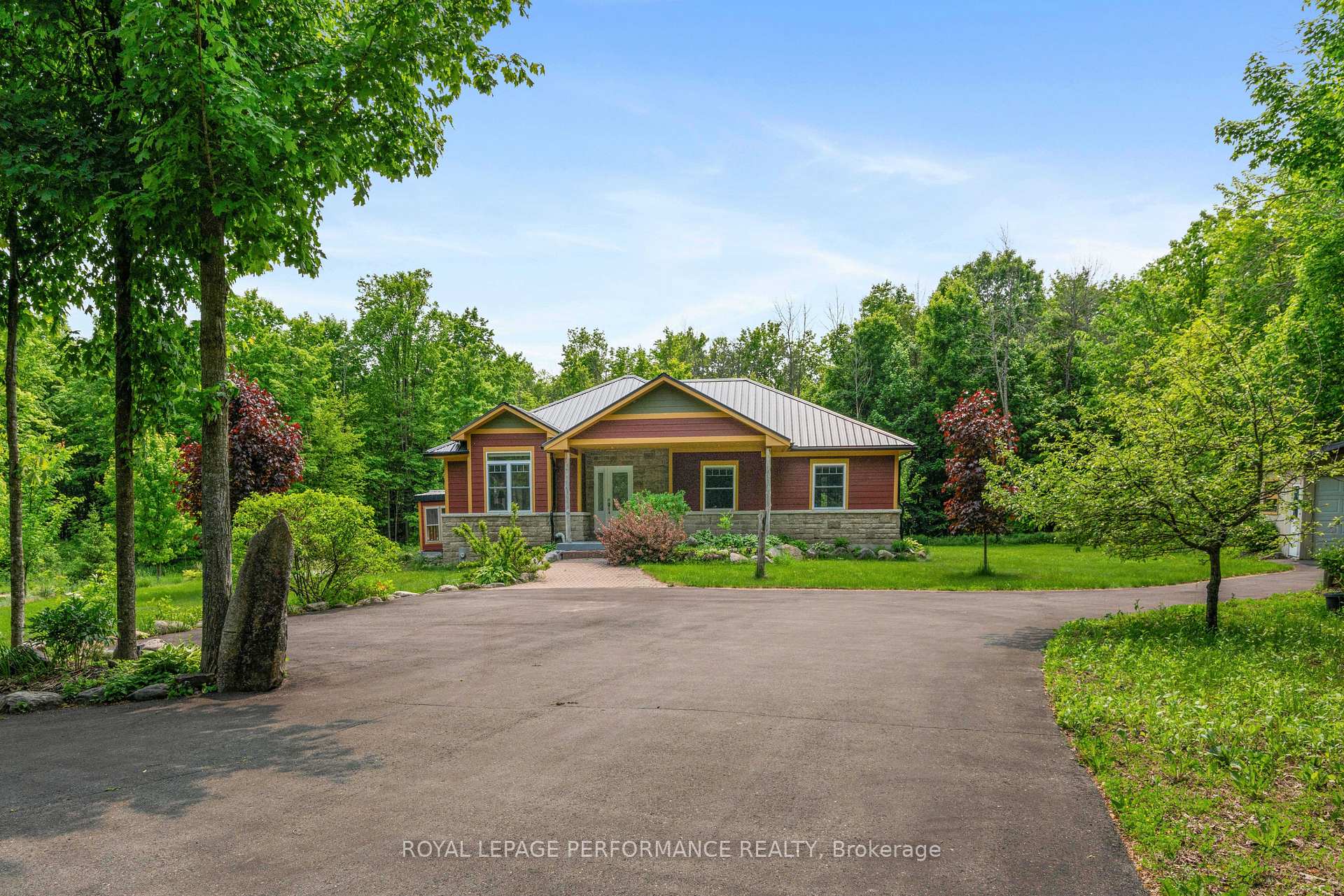 Photo 1 of 18780 Beaverbrook Road, South Glengarry, South Glengarry (Charlottenburgh) Twp — HOMEH