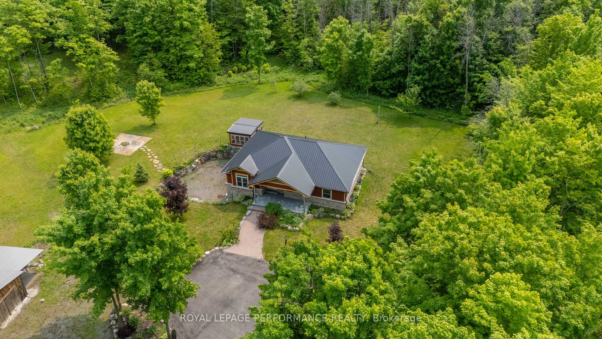 Photo 2 of 18780 Beaverbrook Road, South Glengarry, South Glengarry (Charlottenburgh) Twp — HOMEH