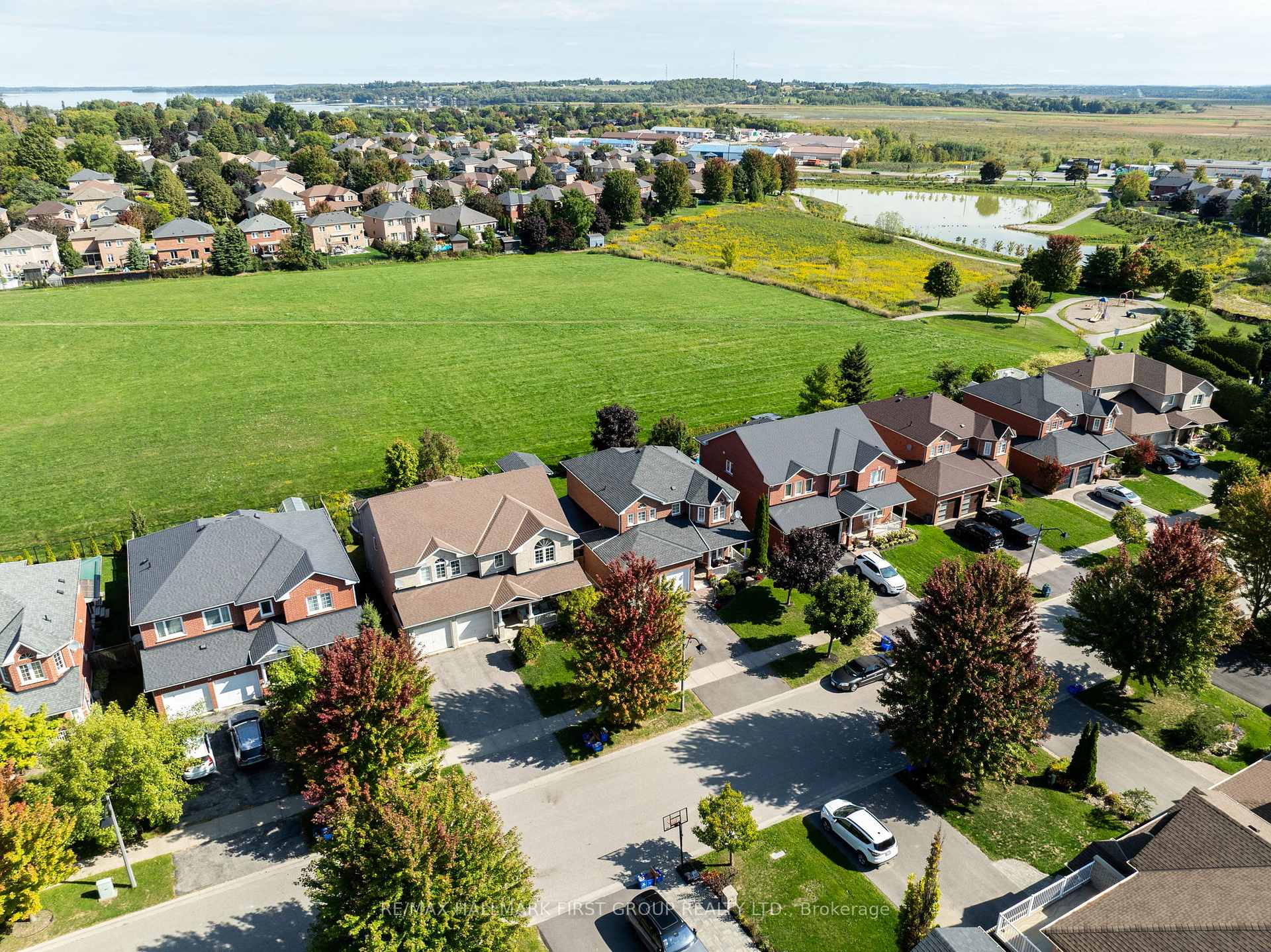 Photo 38 of 27 Robin Trail, Scugog, Port Perry — HOMEH