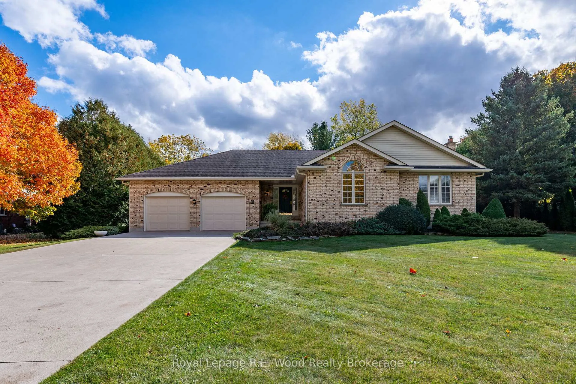 Photo 2 of 39710 Shady Lane Crescent, Southwold, Talbotville — HOMEH