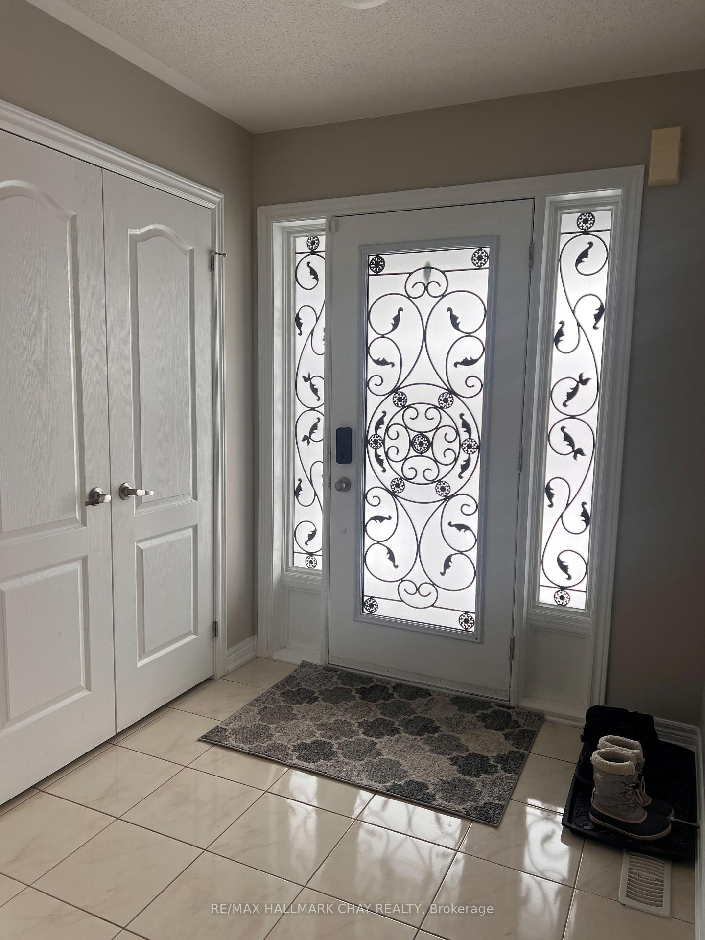 Photo 2 of 831 Cook Crescent, Shelburne — HOMEH