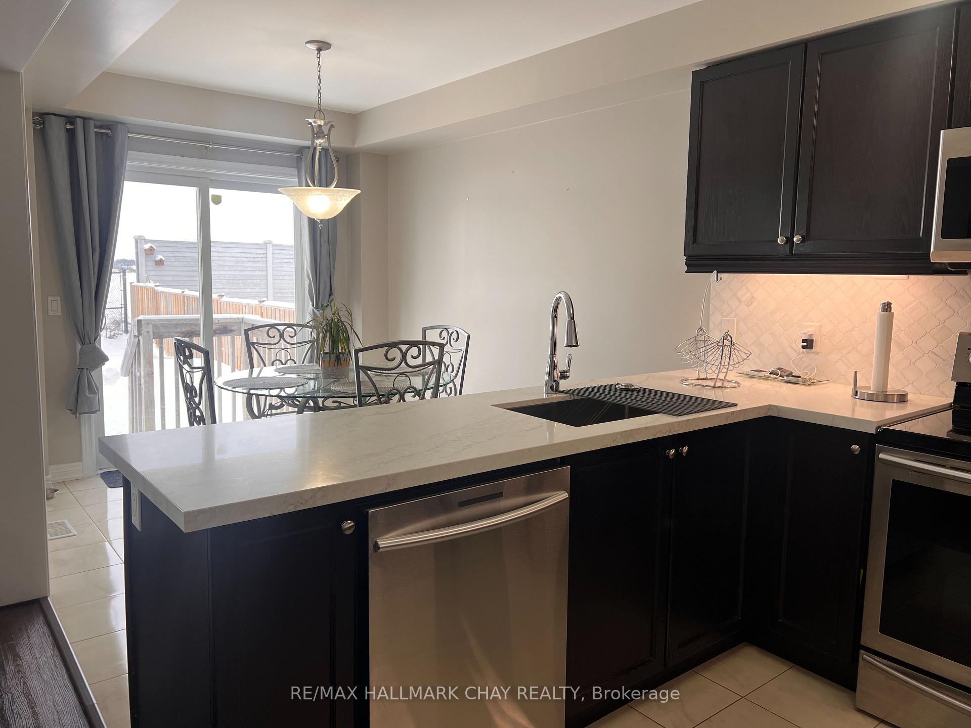 Photo 4 of 831 Cook Crescent, Shelburne — HOMEH