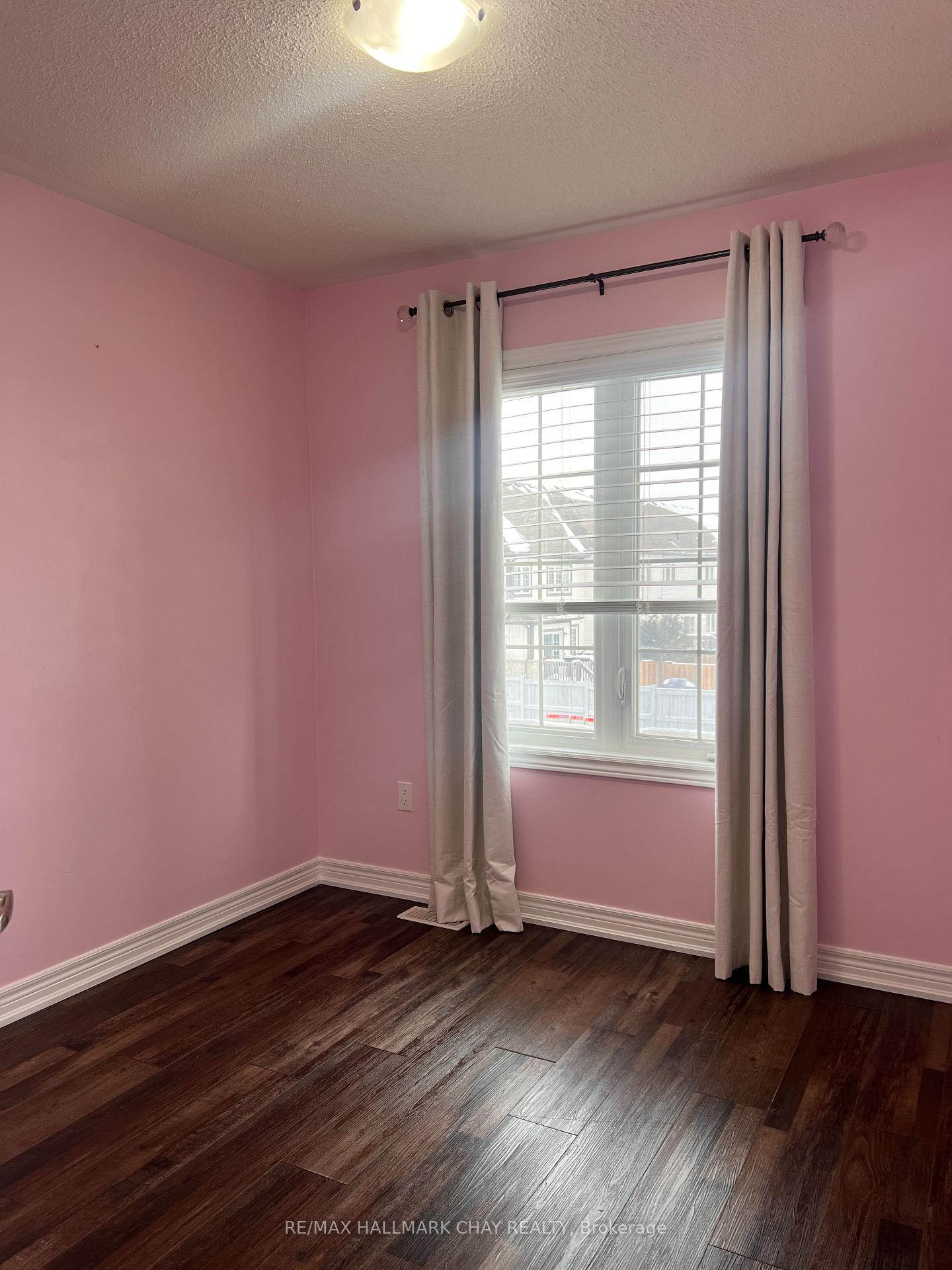 Photo 12 of 831 Cook Crescent, Shelburne — HOMEH