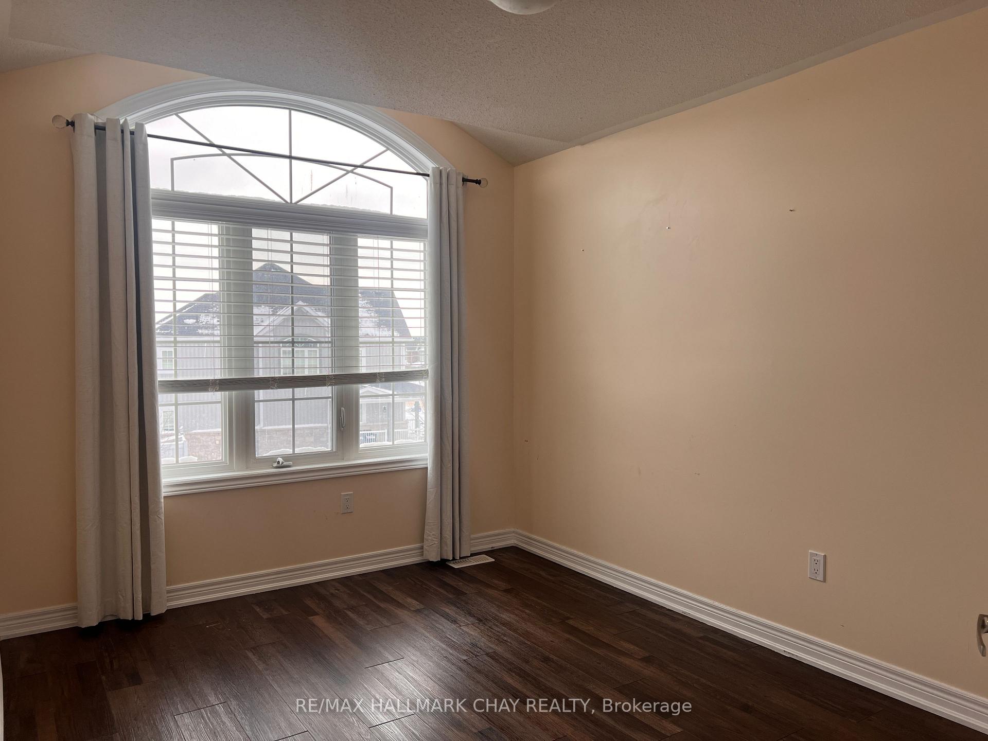 Photo 13 of 831 Cook Crescent, Shelburne — HOMEH