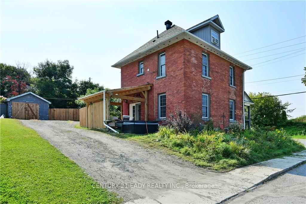 Photo 2 of 167 Raglan Street N, Renfrew — HOMEH