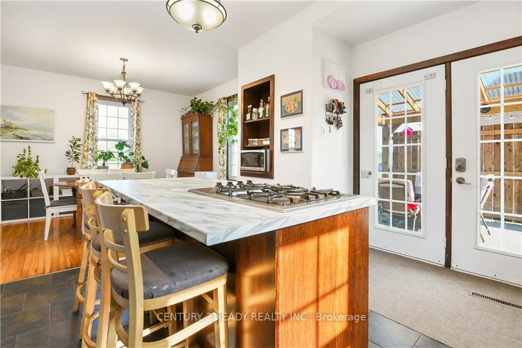 Photo 7 of 167 Raglan Street N, Renfrew — HOMEH