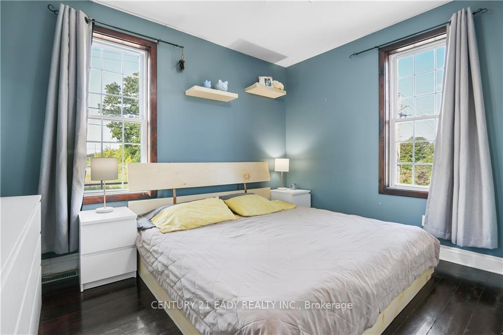 Photo 9 of 167 Raglan Street N, Renfrew — HOMEH
