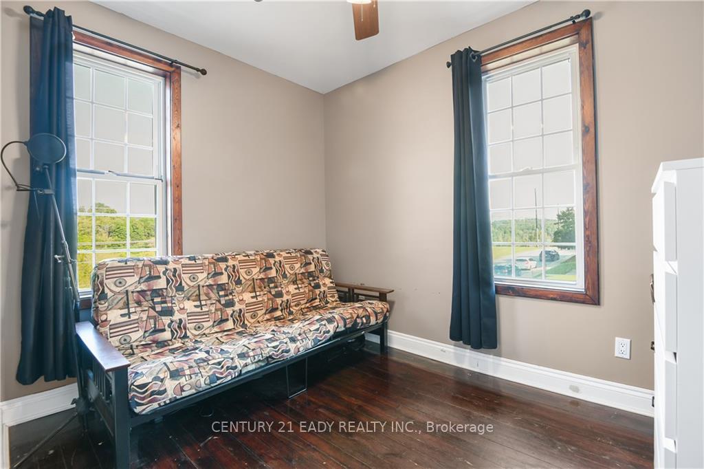 Photo 10 of 167 Raglan Street N, Renfrew — HOMEH