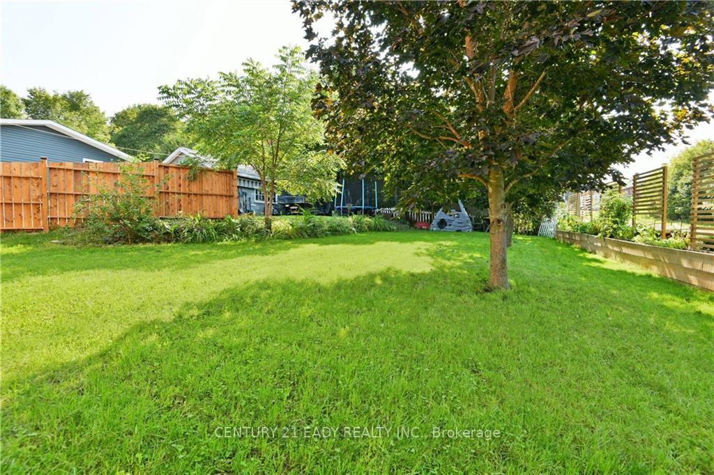 Photo 14 of 167 Raglan Street N, Renfrew — HOMEH