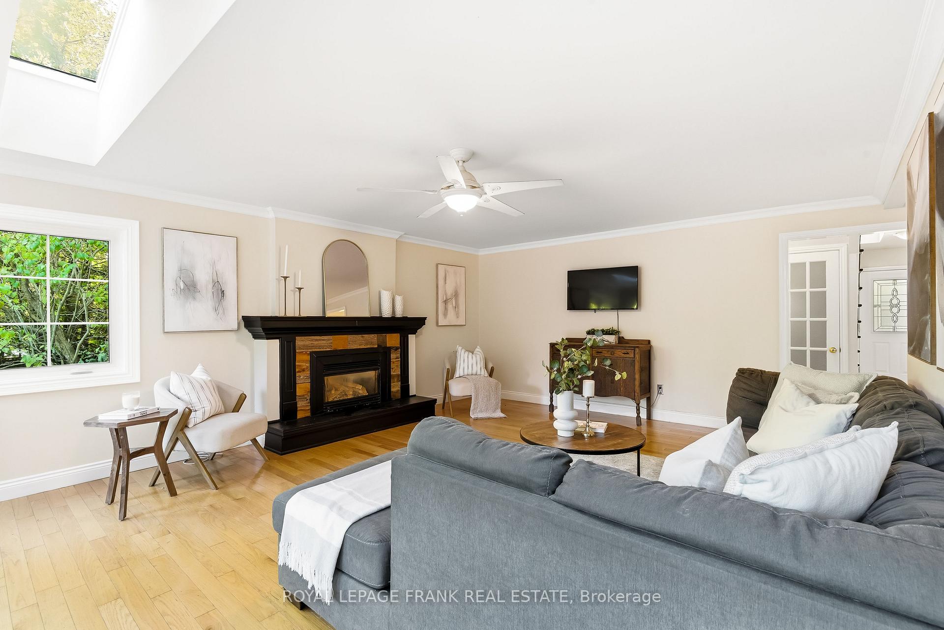 Photo 10 of 462 Kent Street, Scugog, Port Perry — HOMEH