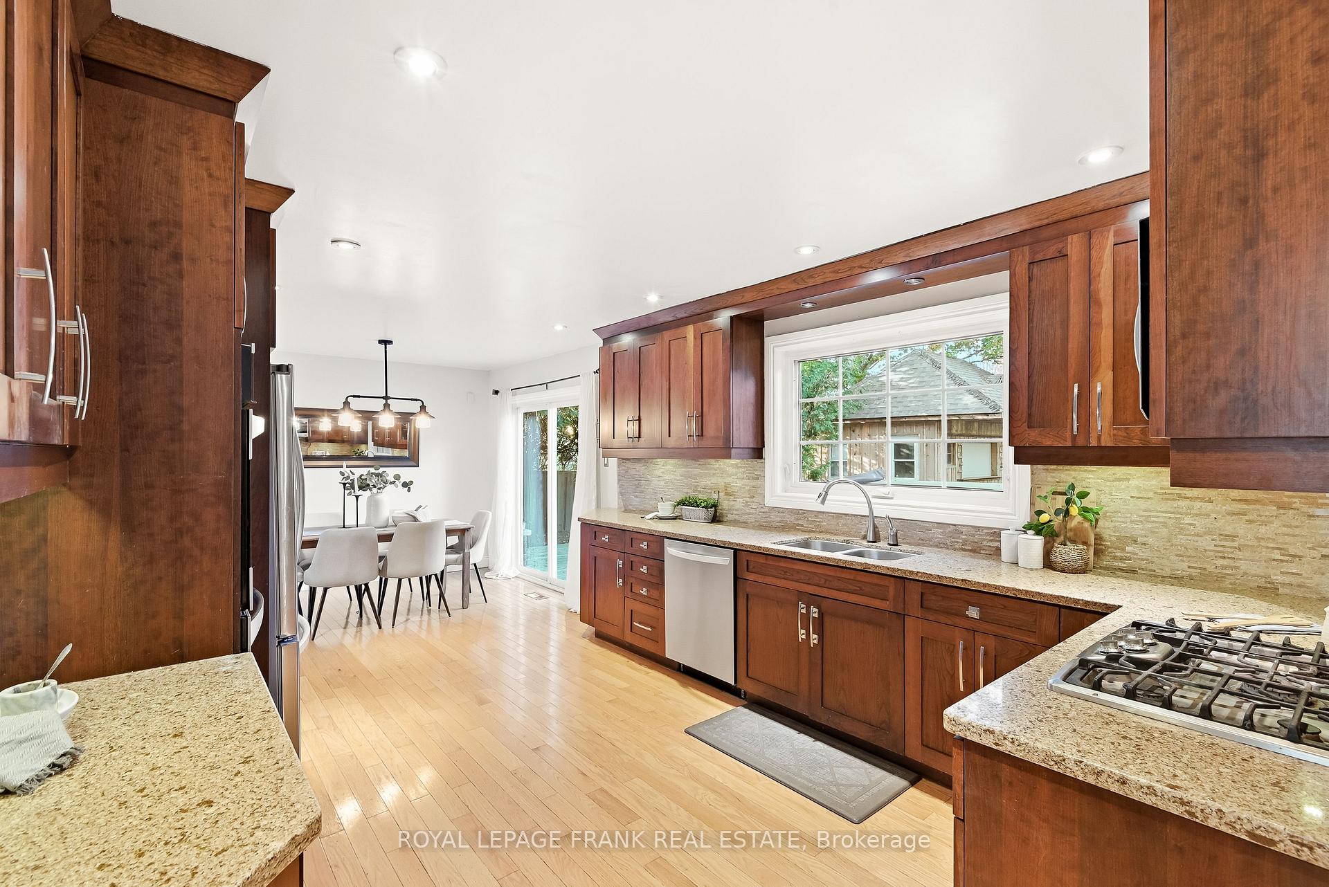 Photo 12 of 462 Kent Street, Scugog, Port Perry — HOMEH