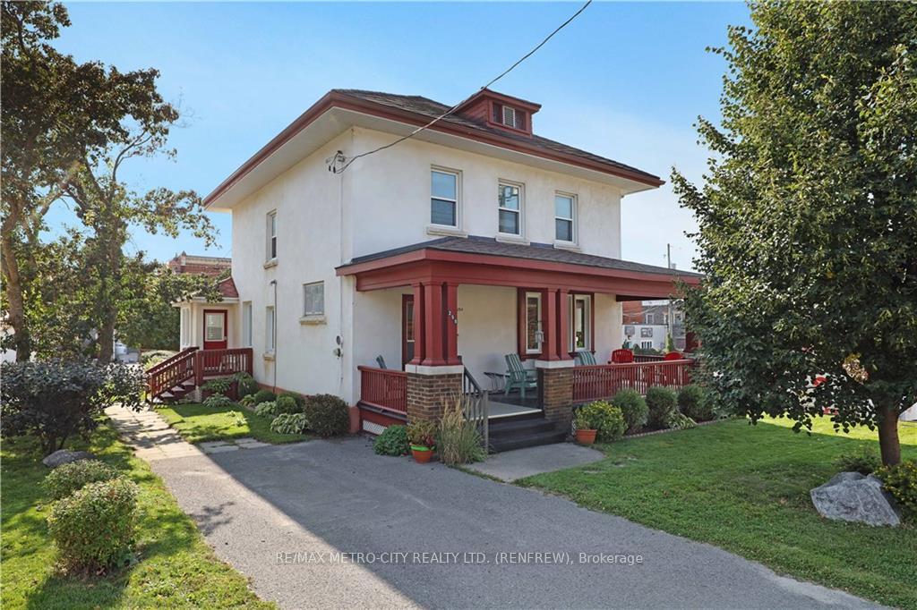 Front of 258 Plaunt Street S
