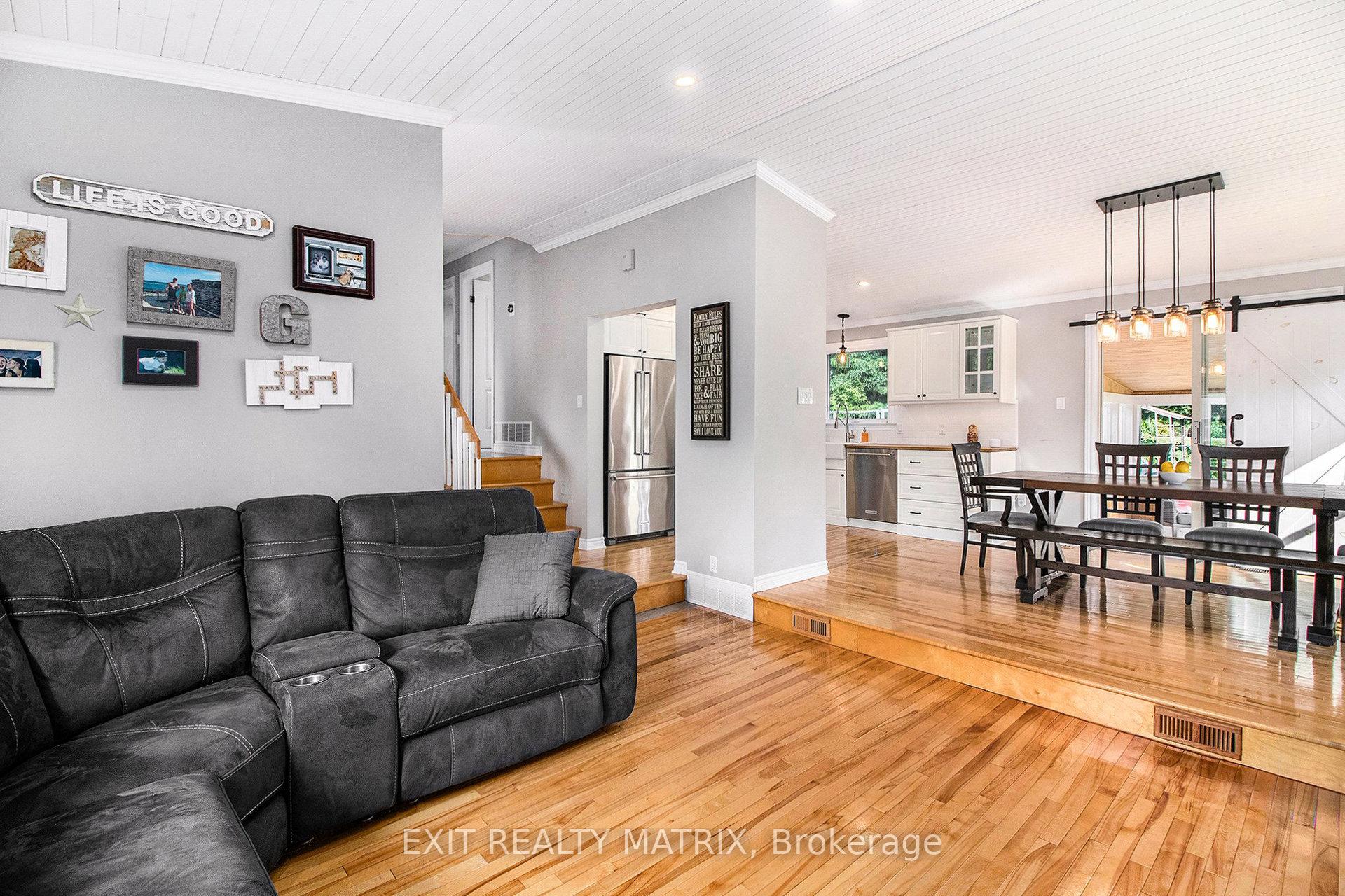 Photo 4 of 24 Ste Therese Boulevard, Embrun — HOMEH