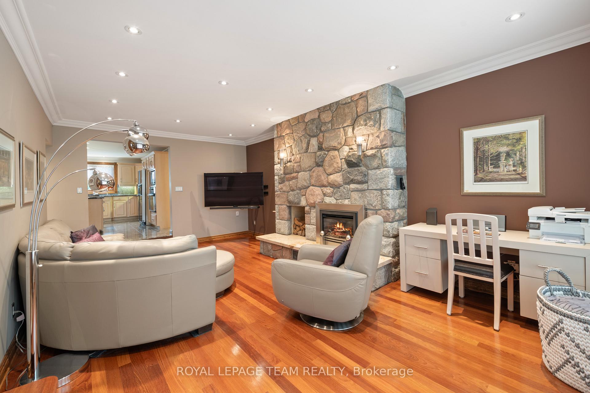 Photo 8 of 16 Jeremiah Place, Ottawa, Sheahan Estates/Trend Village — HOMEH
