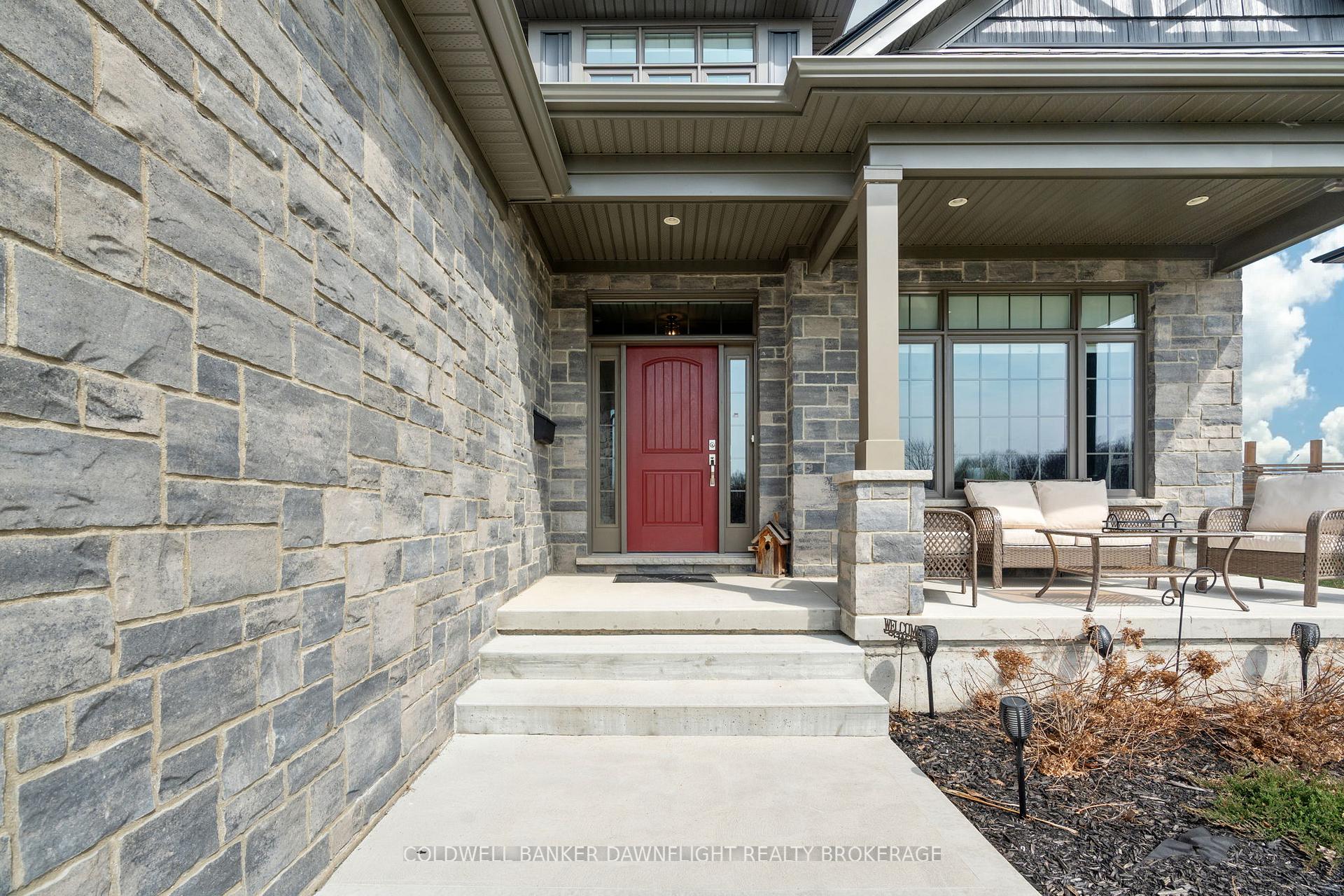 Photo 2 of 303 Hazelton Lane, South Huron, Exeter — HOMEH
