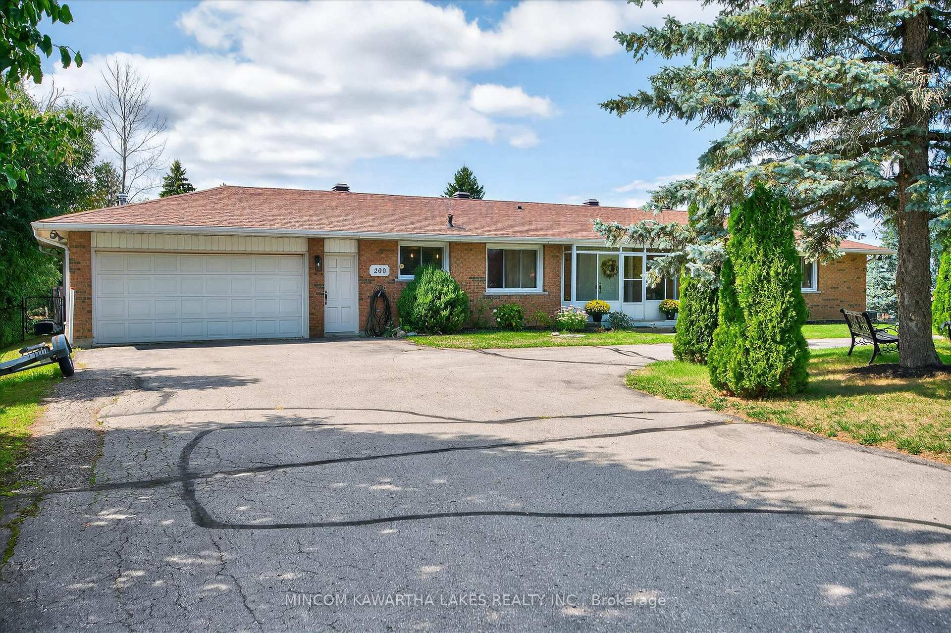 Front of 200 Kildeer Lane