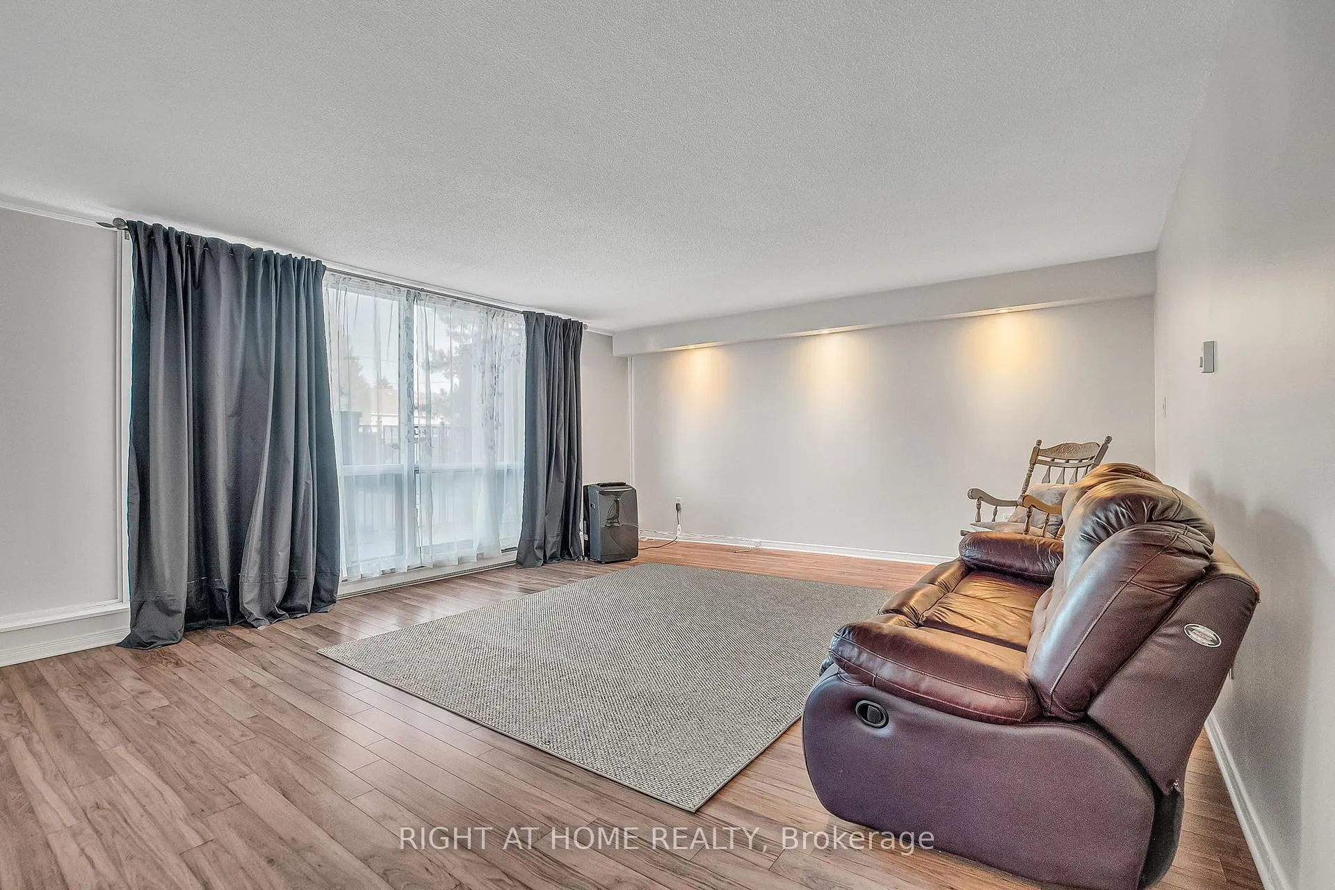 Photo 22 of Unit 110, 454 Centre Street S, Oshawa, Central — HOMEH