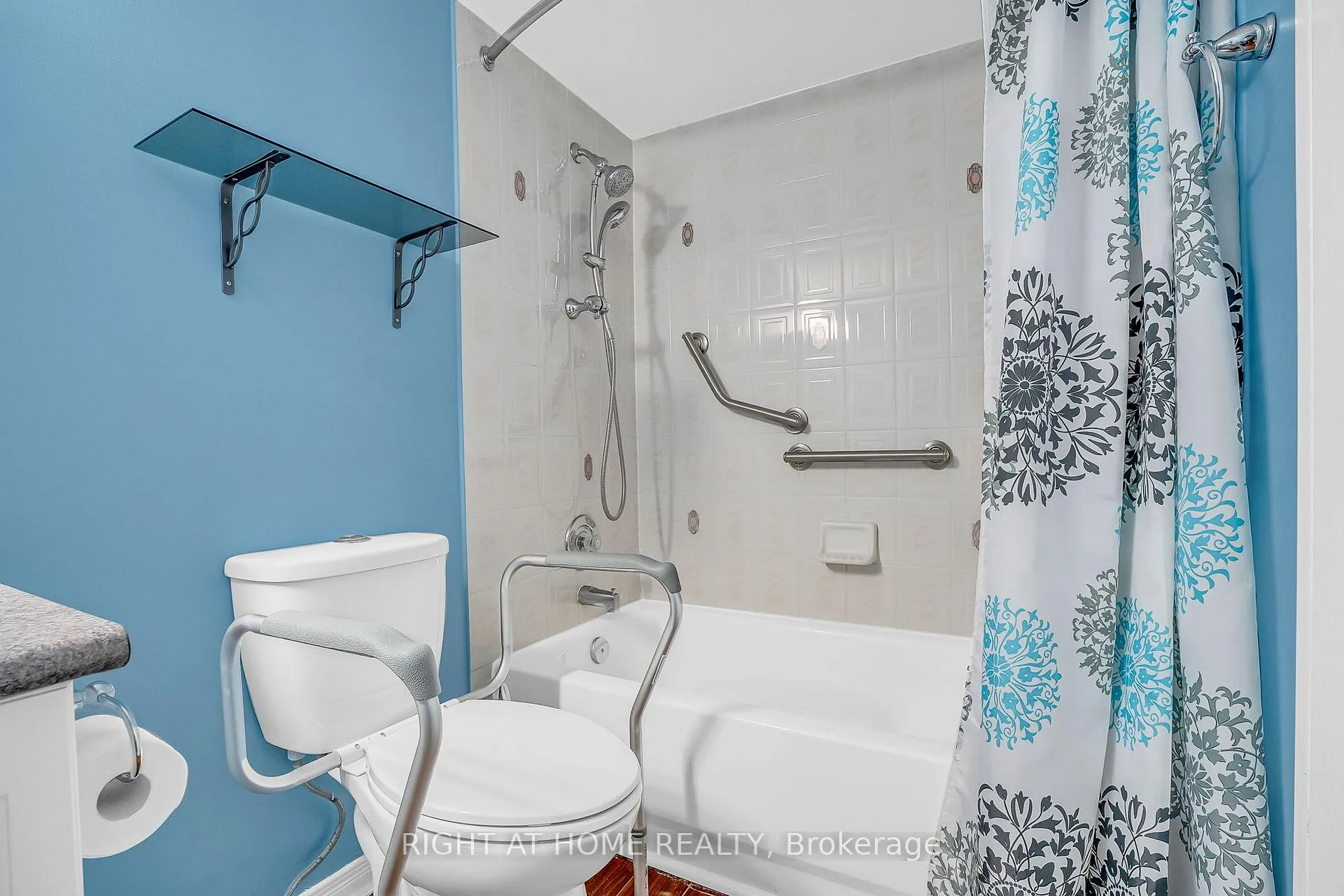 Photo 67 of Unit 110, 454 Centre Street S, Oshawa, Central — HOMEH