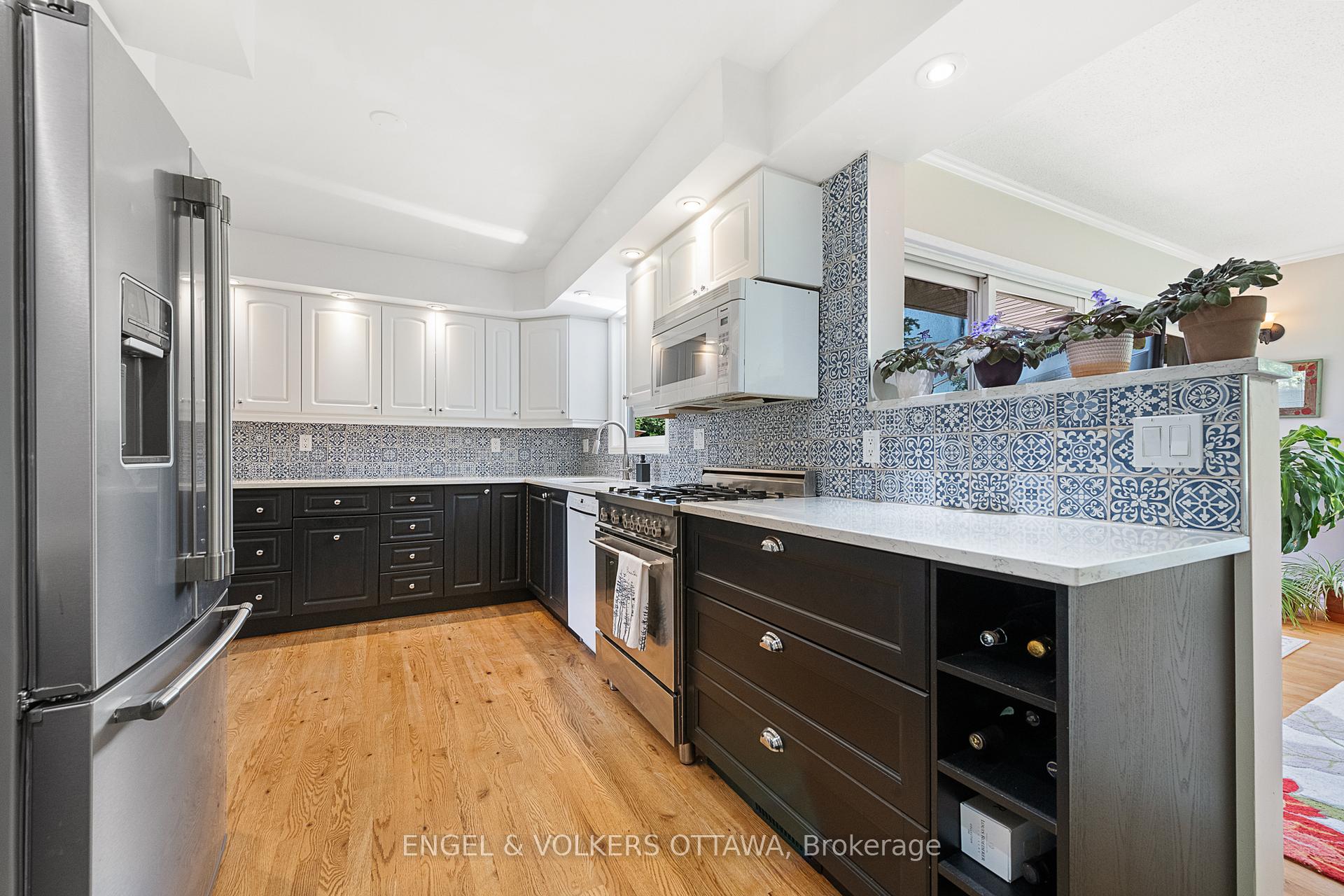 Photo 10 of 23 Dayton Crescent, Ottawa, Leslie Park — HOMEH