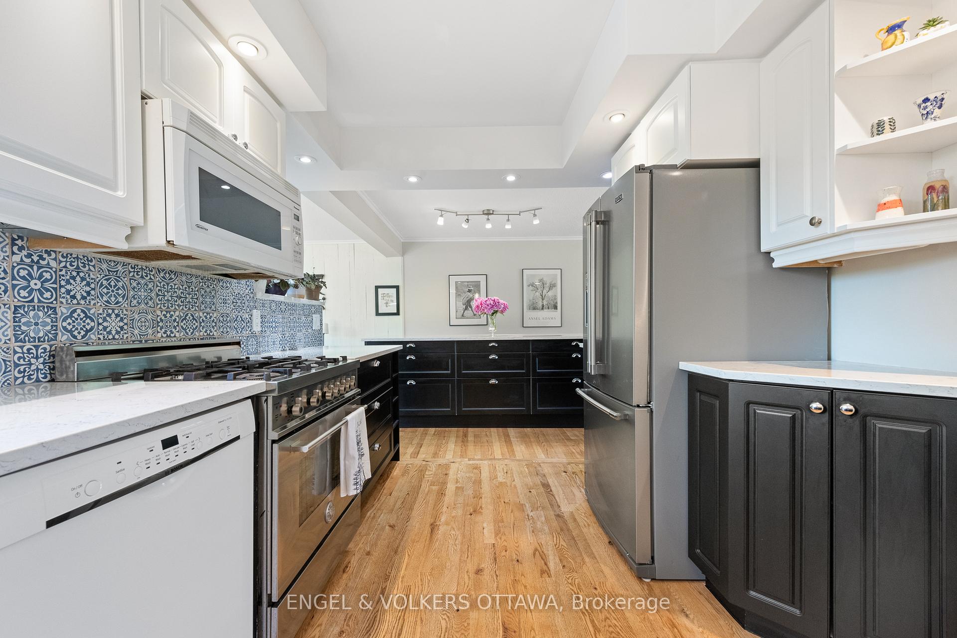 Photo 13 of 23 Dayton Crescent, Ottawa, Leslie Park — HOMEH