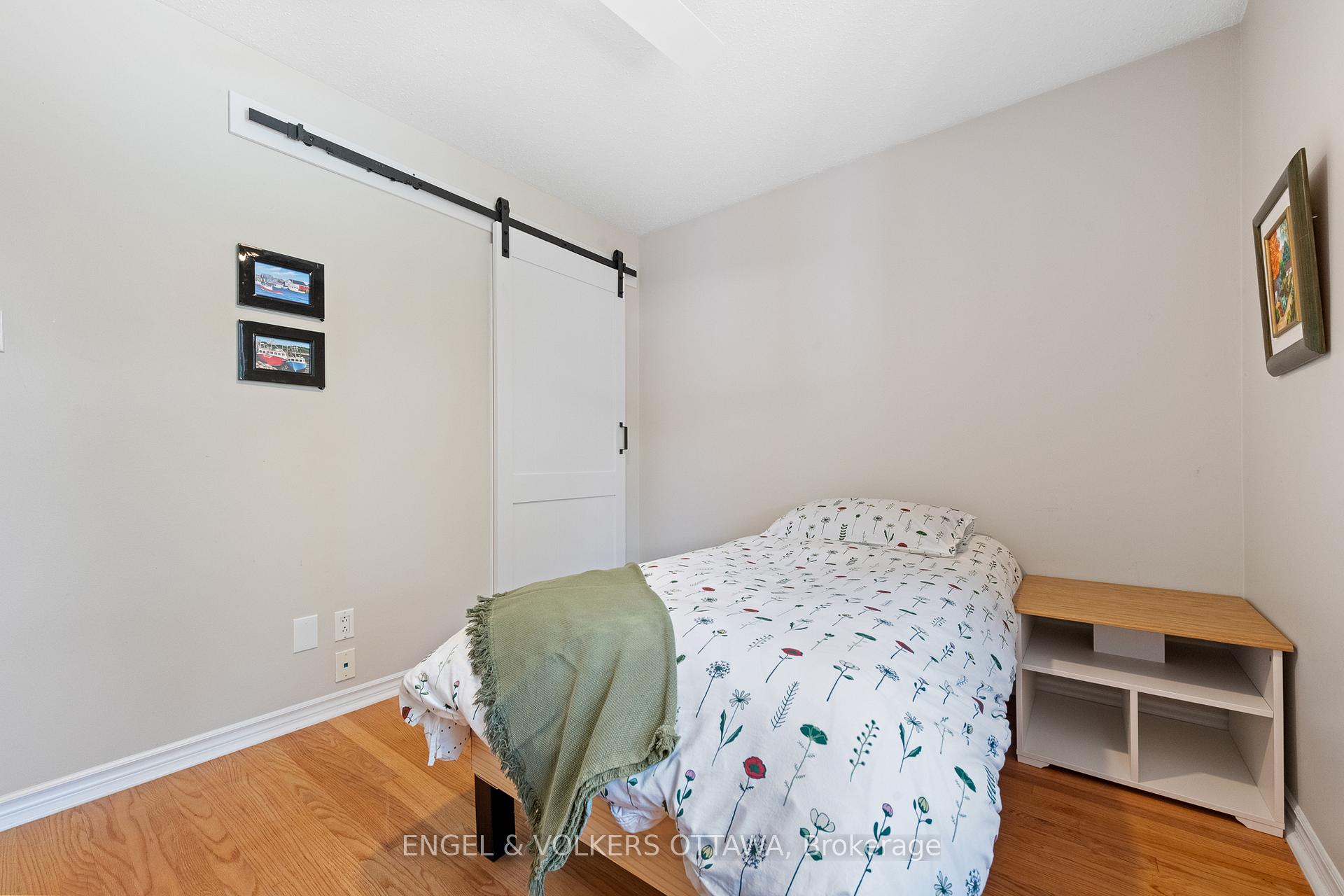 Photo 19 of 23 Dayton Crescent, Ottawa, Leslie Park — HOMEH