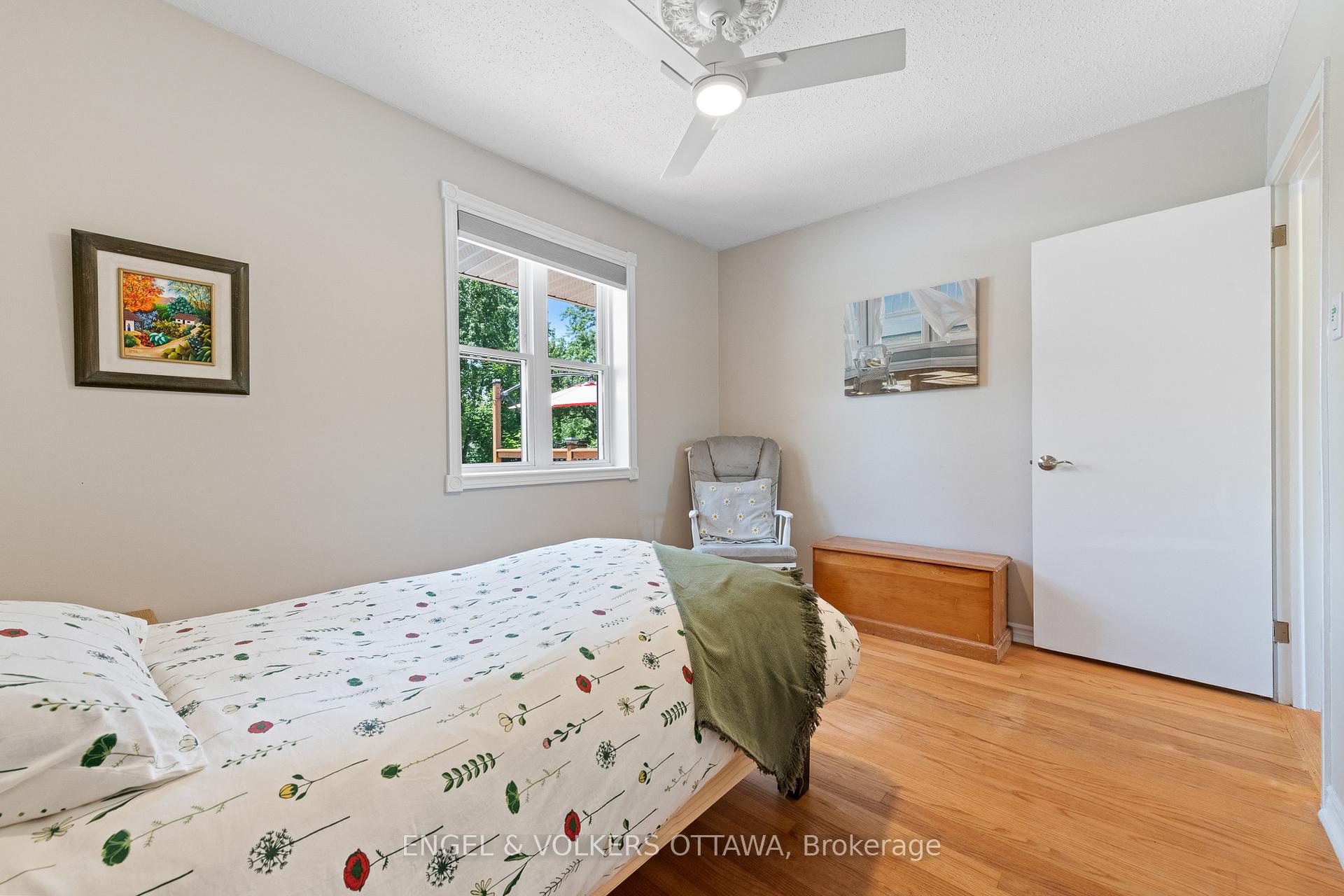 Photo 20 of 23 Dayton Crescent, Ottawa, Leslie Park — HOMEH