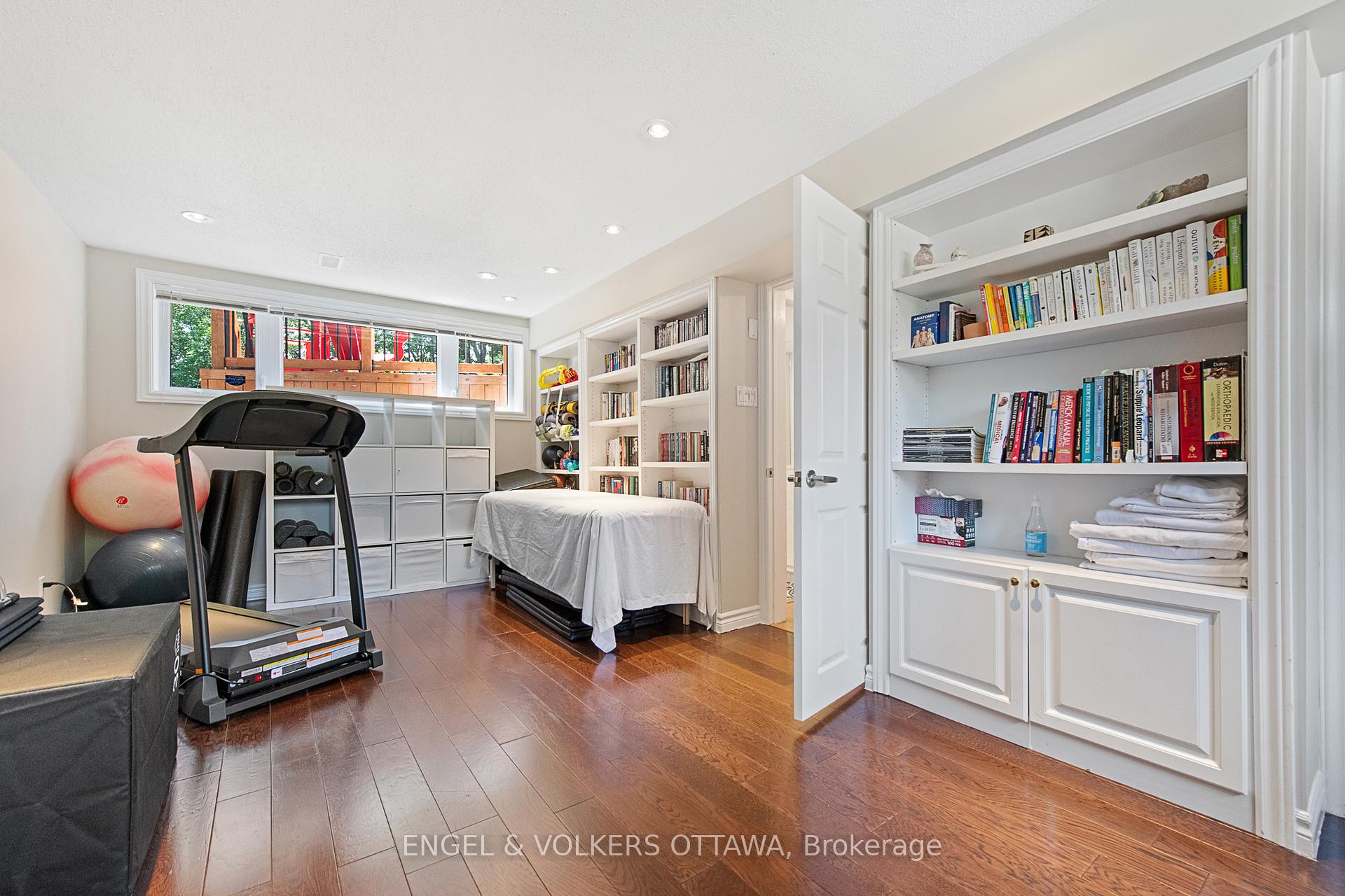 Photo 23 of 23 Dayton Crescent, Ottawa, Leslie Park — HOMEH