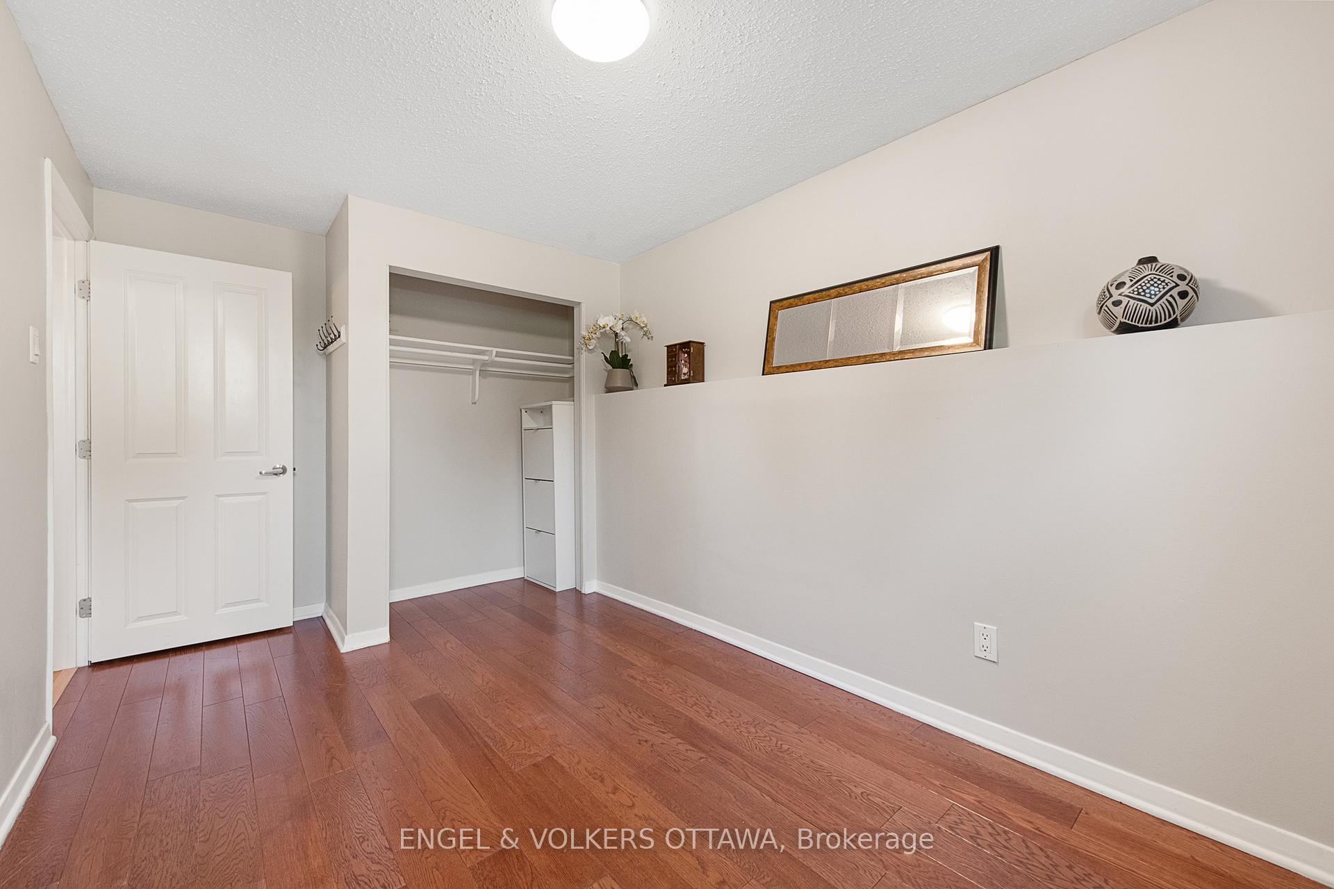 Photo 26 of 23 Dayton Crescent, Ottawa, Leslie Park — HOMEH