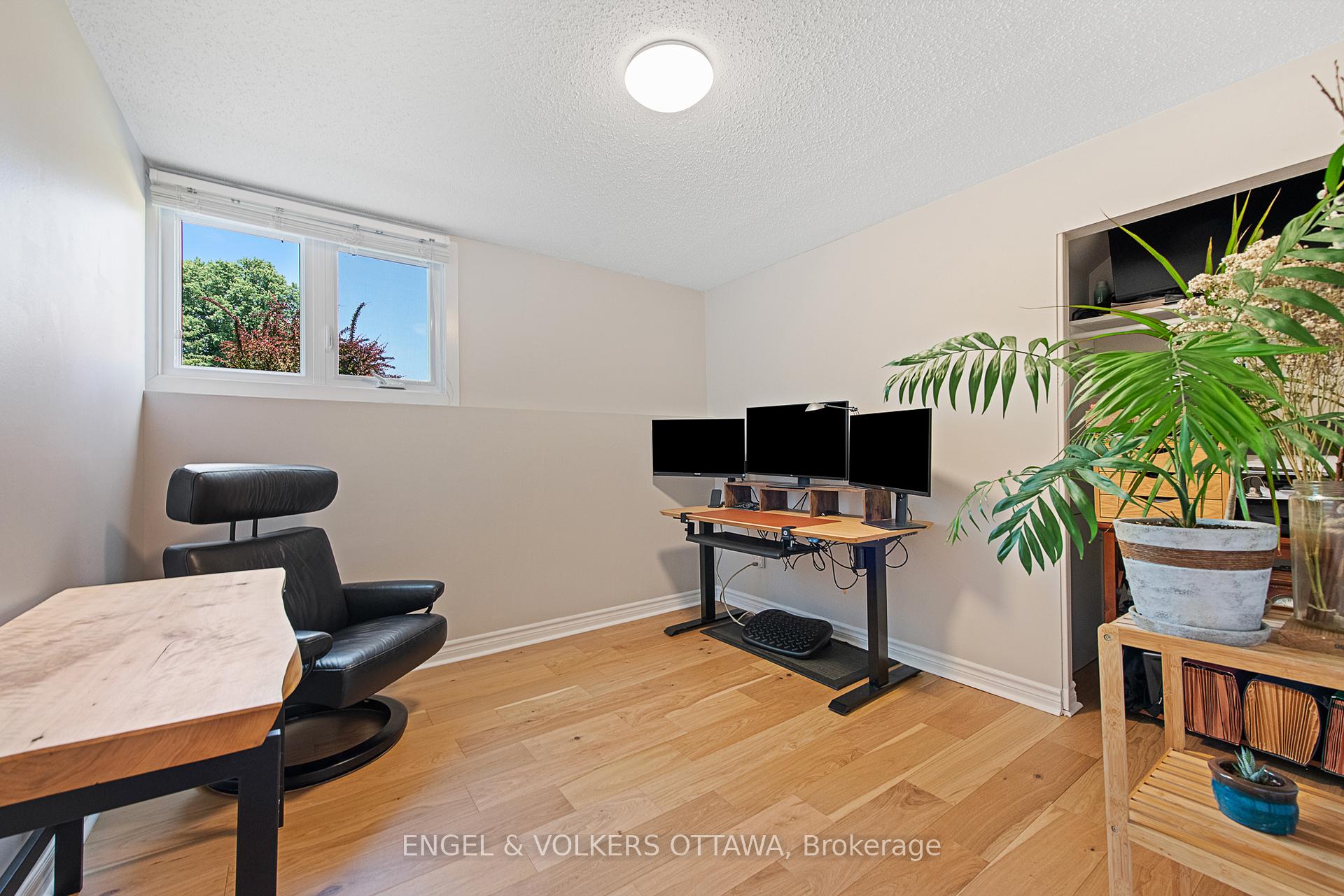 Photo 27 of 23 Dayton Crescent, Ottawa, Leslie Park — HOMEH