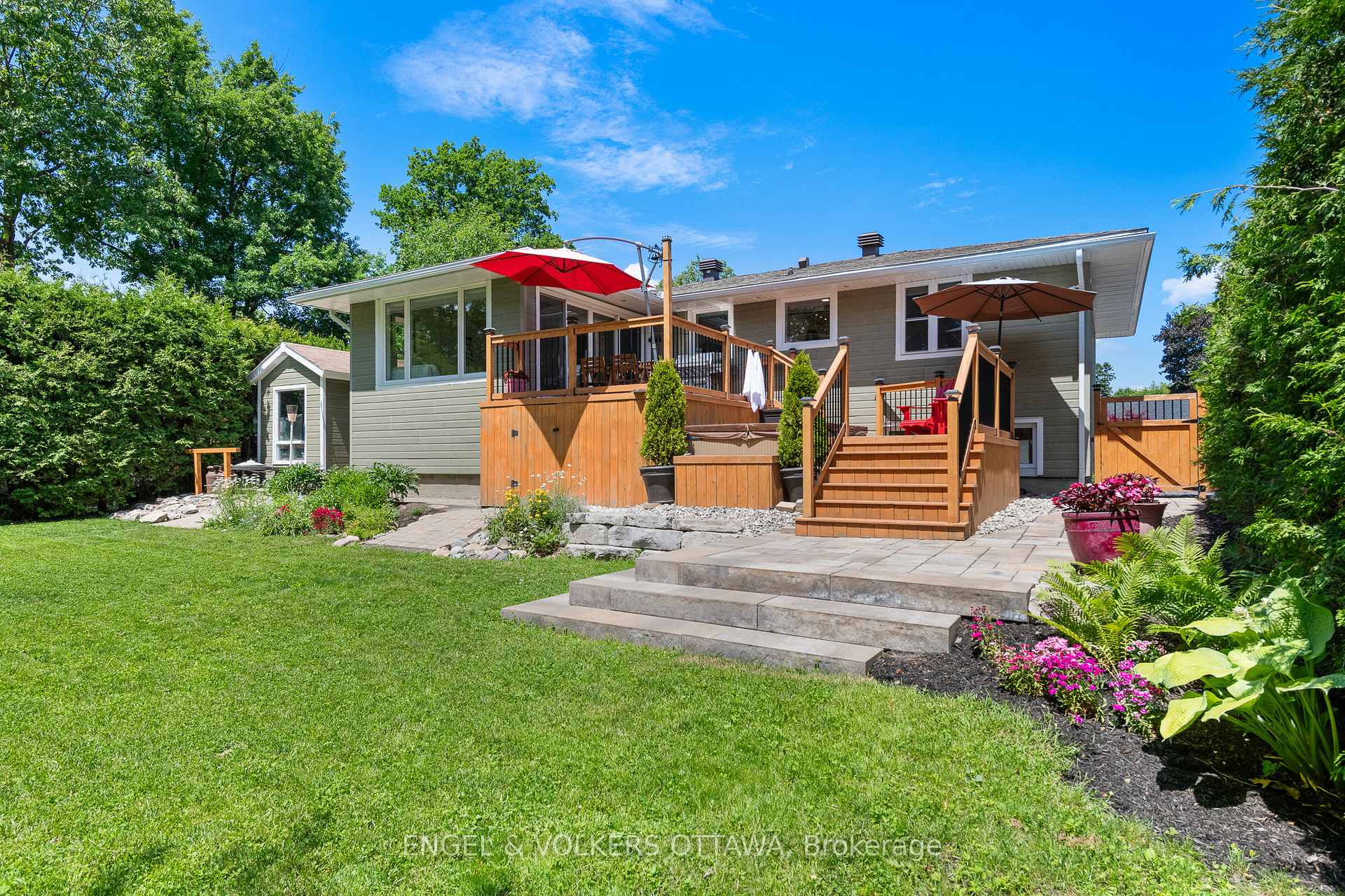 Photo 32 of 23 Dayton Crescent, Ottawa, Leslie Park — HOMEH