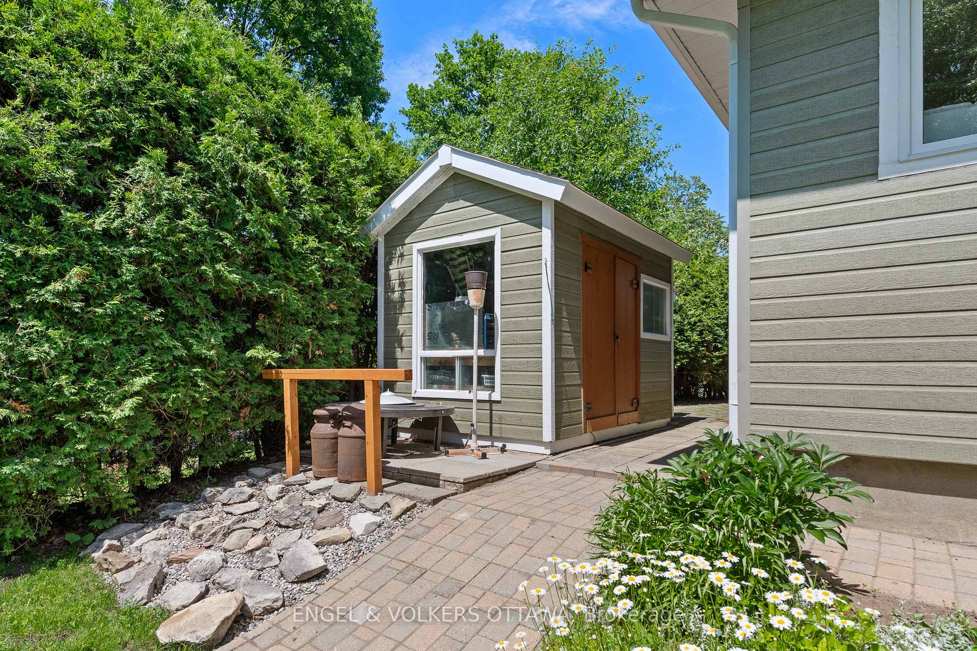 Photo 36 of 23 Dayton Crescent, Ottawa, Leslie Park — HOMEH