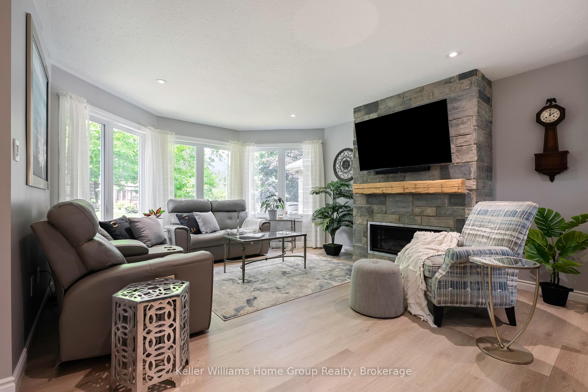 Photo 4 of 137 Third Avenue, Shelburne — HOMEH