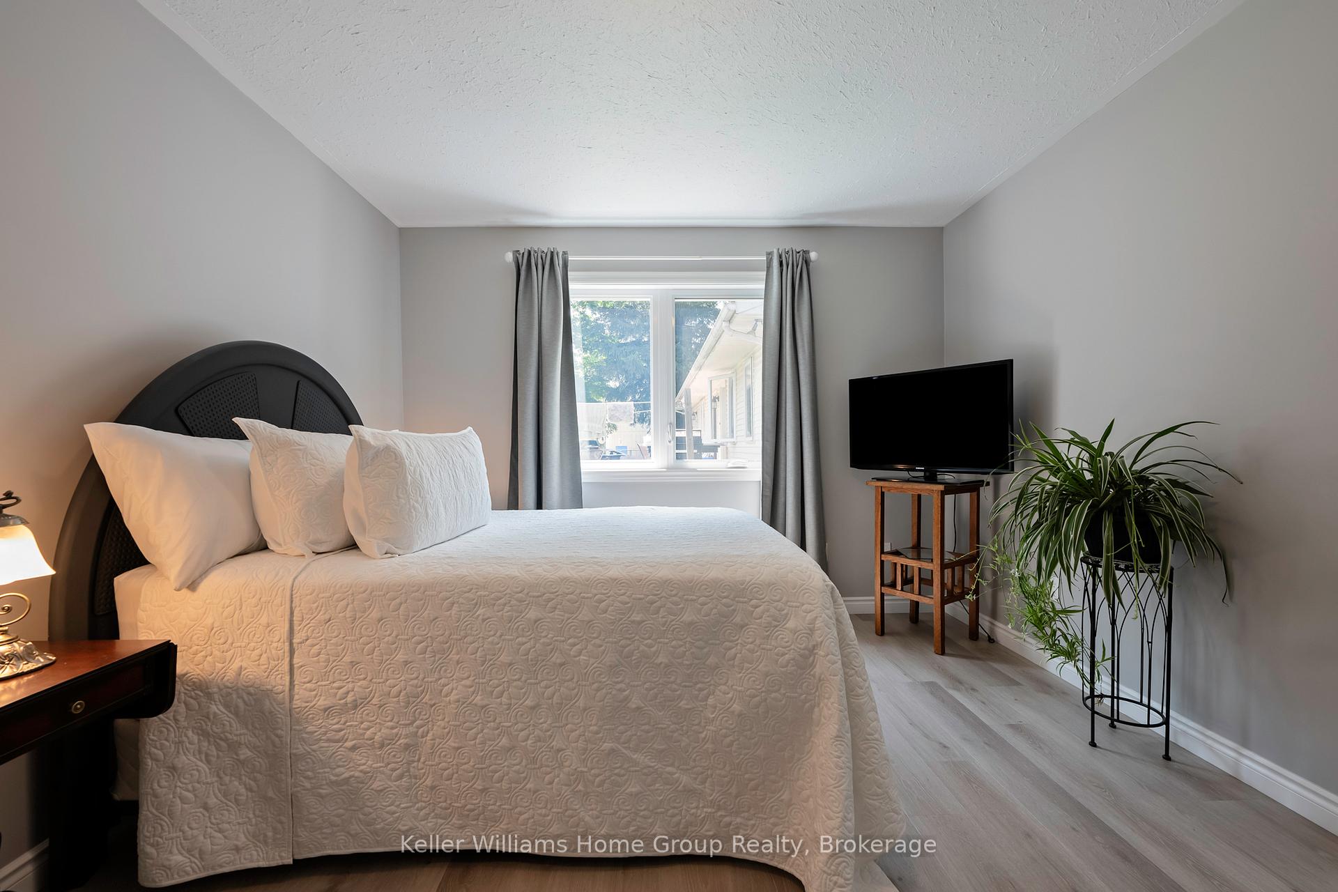 Photo 17 of 137 Third Avenue, Shelburne — HOMEH
