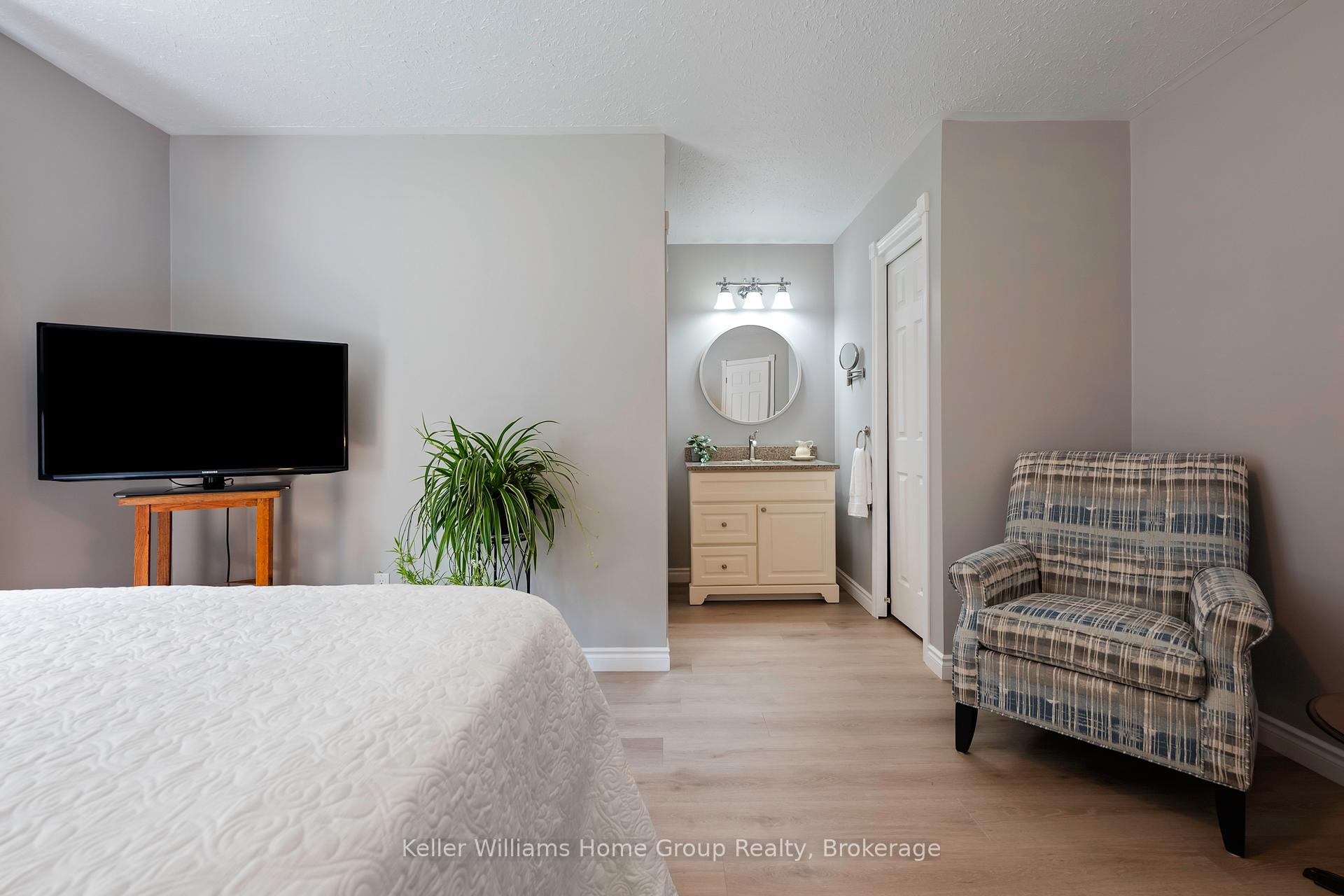 Photo 18 of 137 Third Avenue, Shelburne — HOMEH