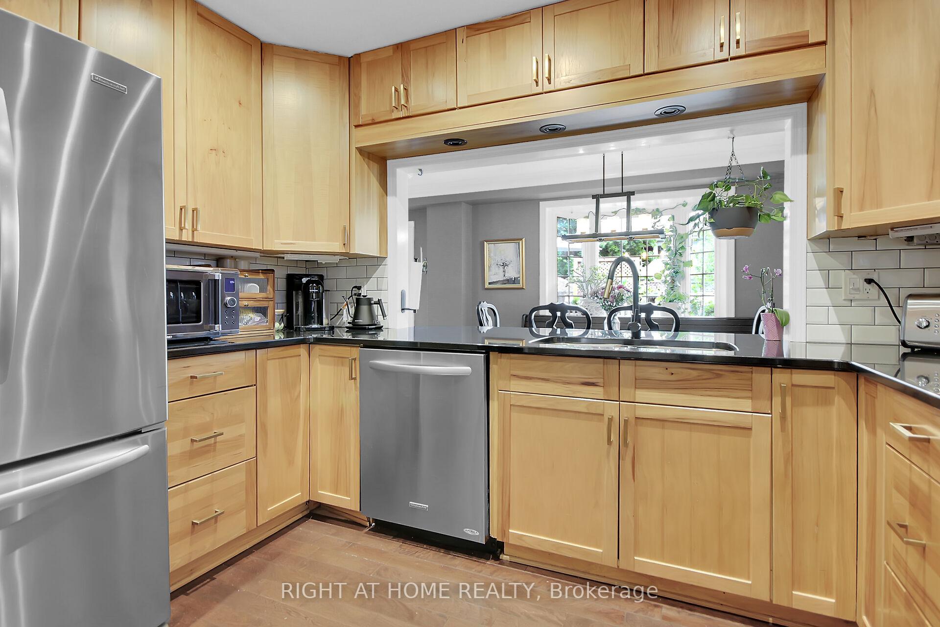 Photo 18 of 26 Grady Crescent, Ottawa, Sheahan Estates/Trend Village — HOMEH