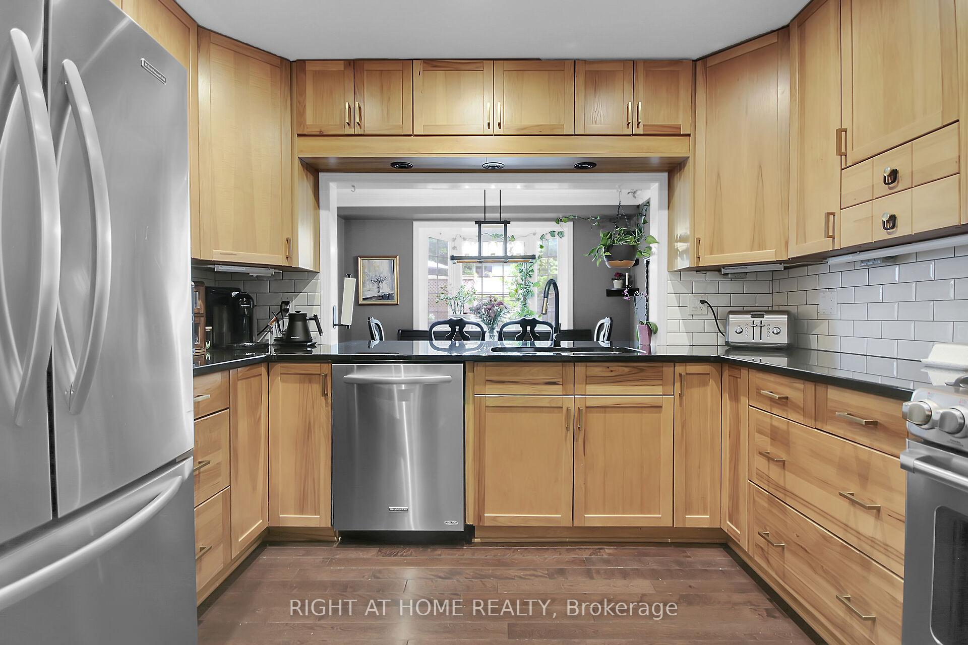 Photo 19 of 26 Grady Crescent, Ottawa, Sheahan Estates/Trend Village — HOMEH