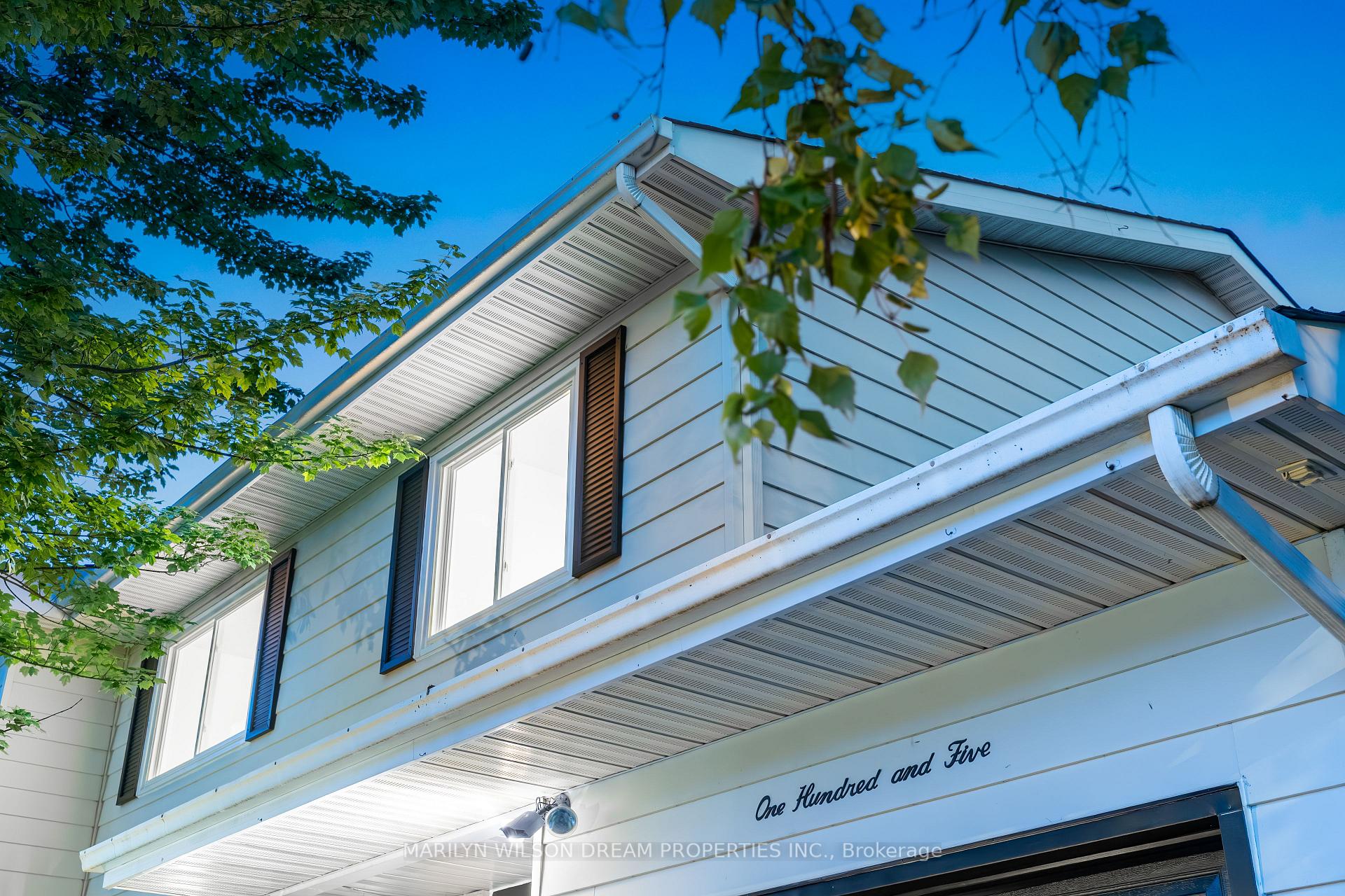 Photo 2 of 105 Chartwell Avenue, Ottawa, Craig Henry/Woodvale — HOMEH