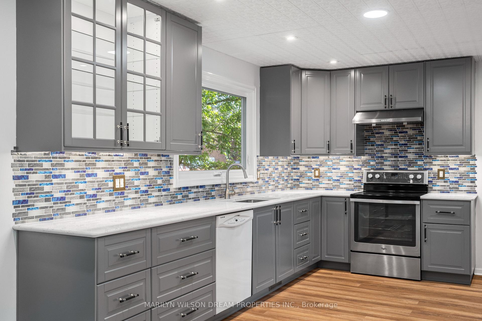 Photo 5 of 105 Chartwell Avenue, Ottawa, Craig Henry/Woodvale — HOMEH