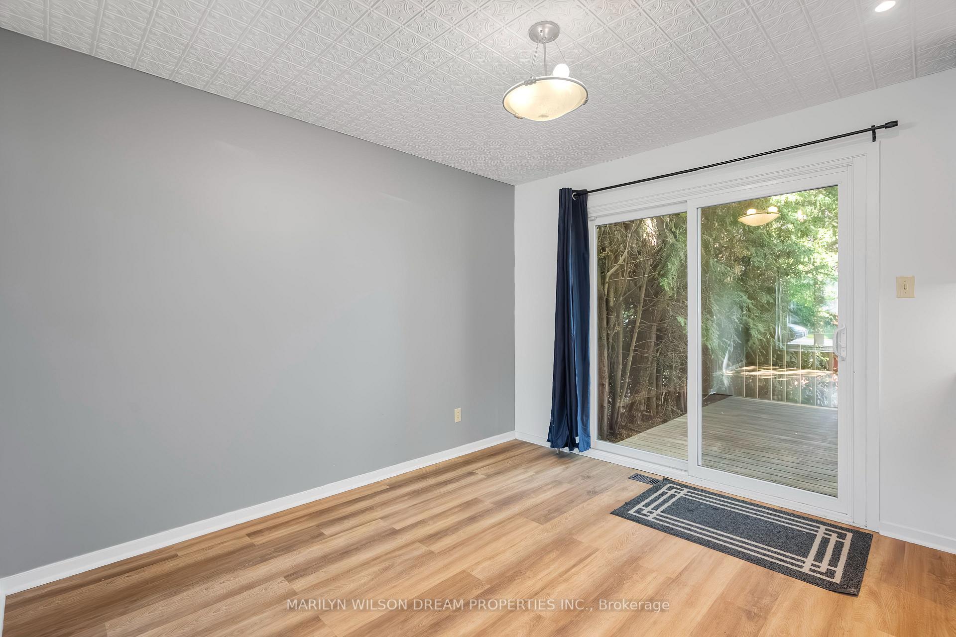 Photo 10 of 105 Chartwell Avenue, Ottawa, Craig Henry/Woodvale — HOMEH
