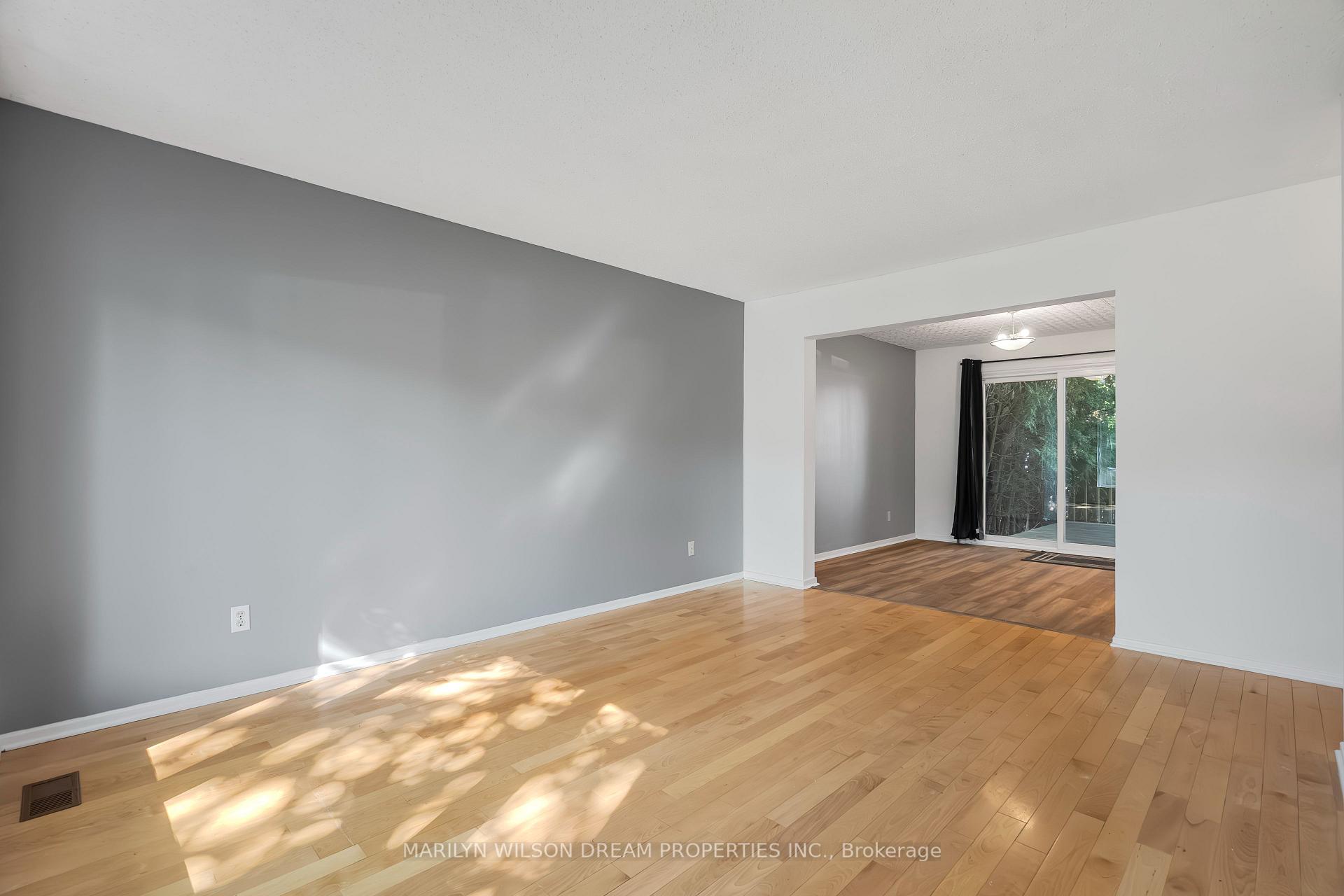 Photo 14 of 105 Chartwell Avenue, Ottawa, Craig Henry/Woodvale — HOMEH