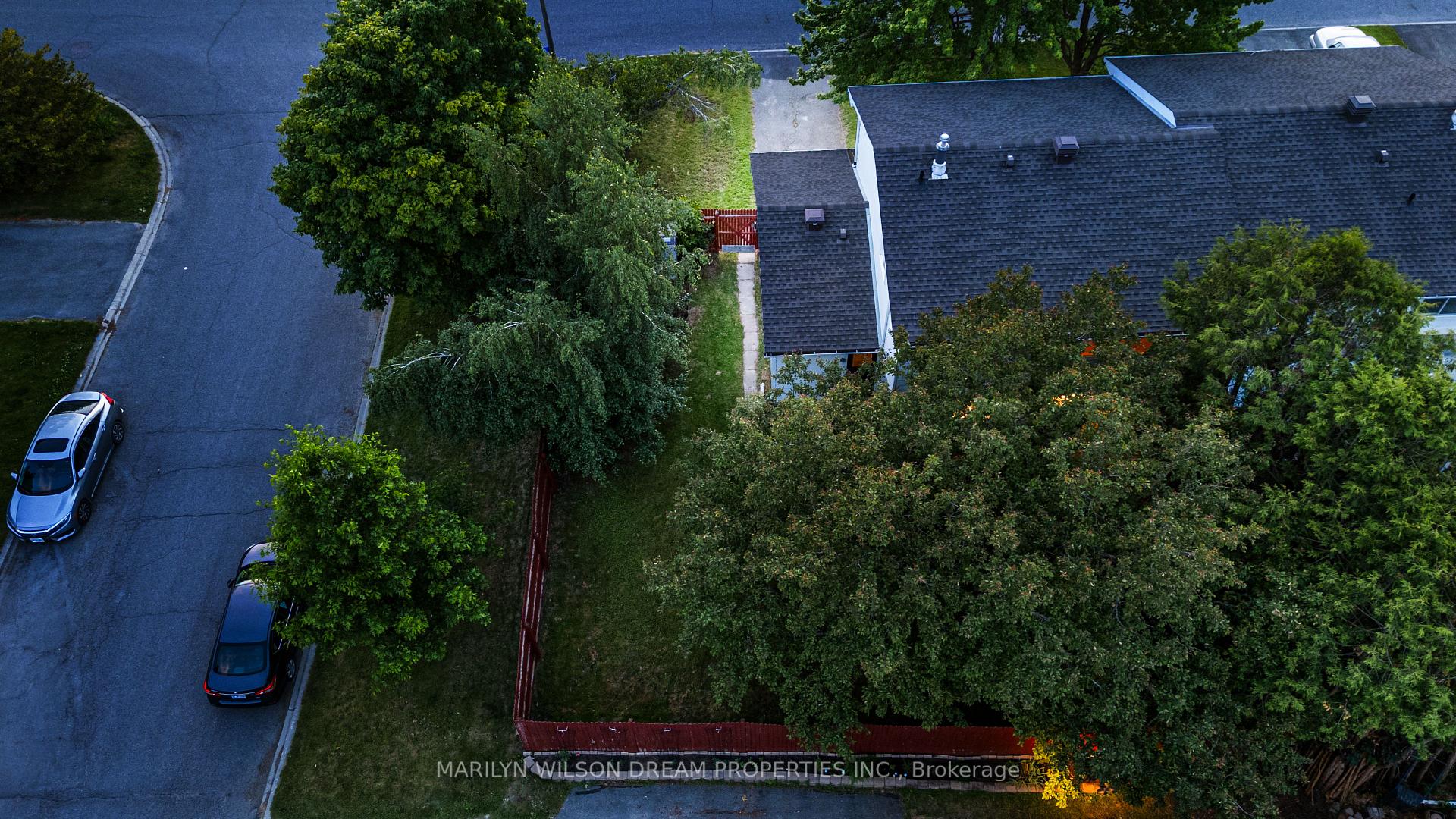 Photo 33 of 105 Chartwell Avenue, Ottawa, Craig Henry/Woodvale — HOMEH