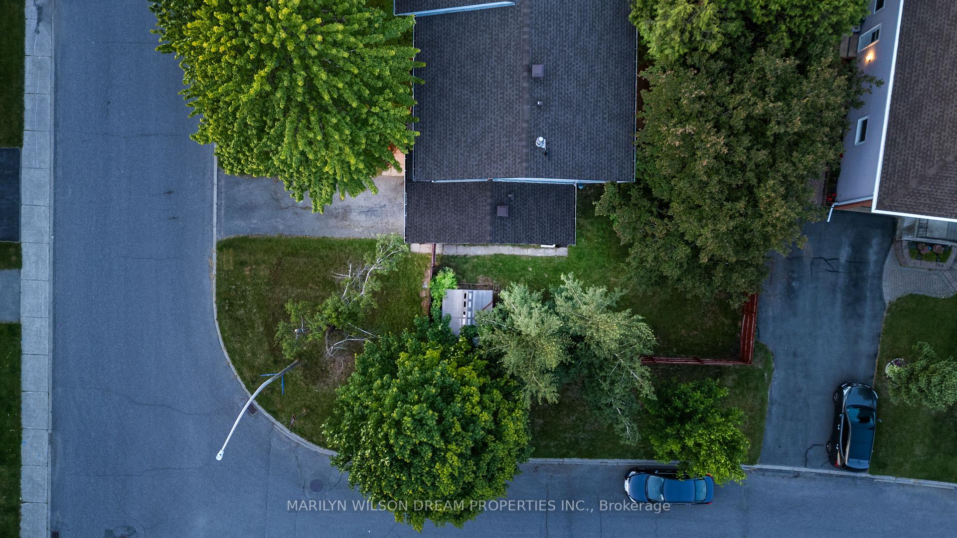 Photo 34 of 105 Chartwell Avenue, Ottawa, Craig Henry/Woodvale — HOMEH
