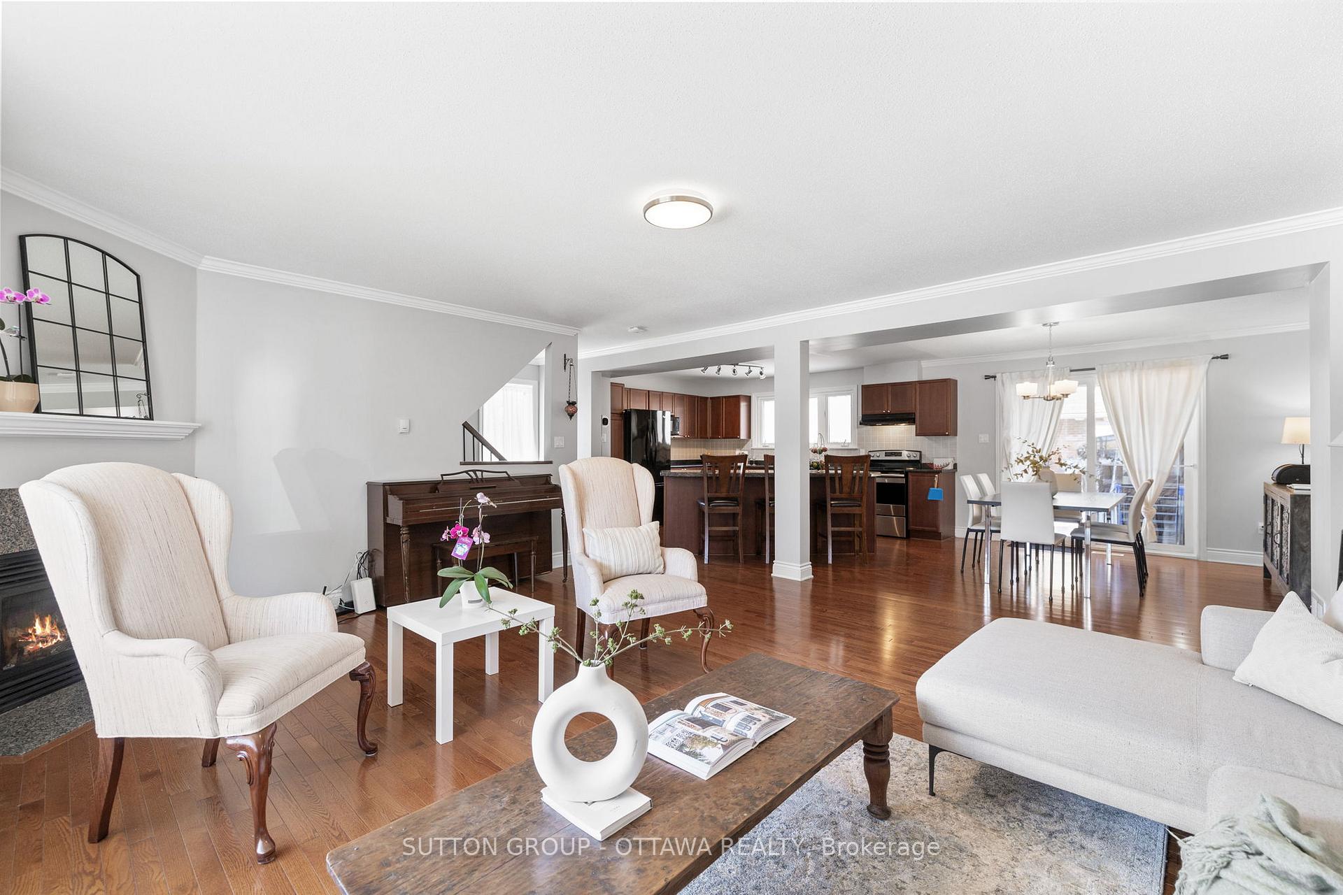 Photo 9 of 124 Monterey Drive, Ottawa, Leslie Park — HOMEH