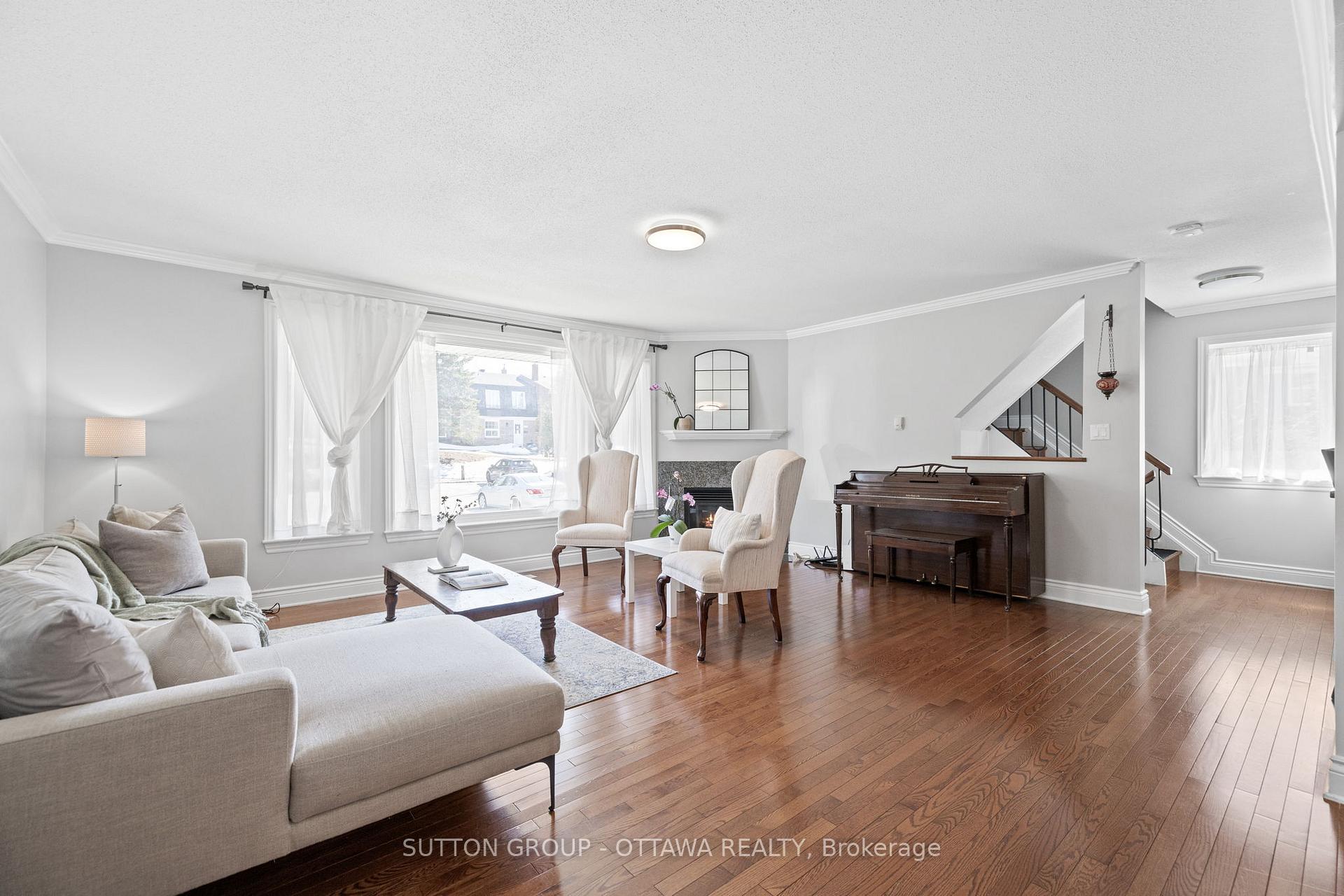 Photo 10 of 124 Monterey Drive, Ottawa, Leslie Park — HOMEH
