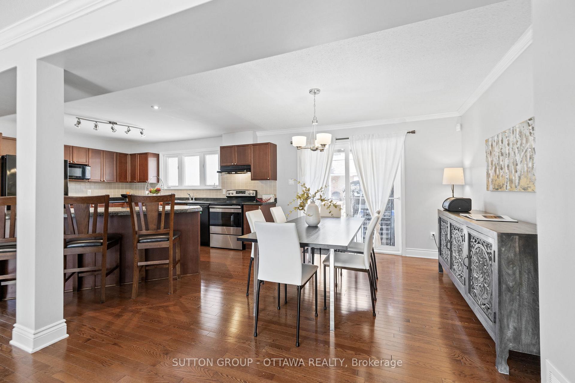 Photo 11 of 124 Monterey Drive, Ottawa, Leslie Park — HOMEH