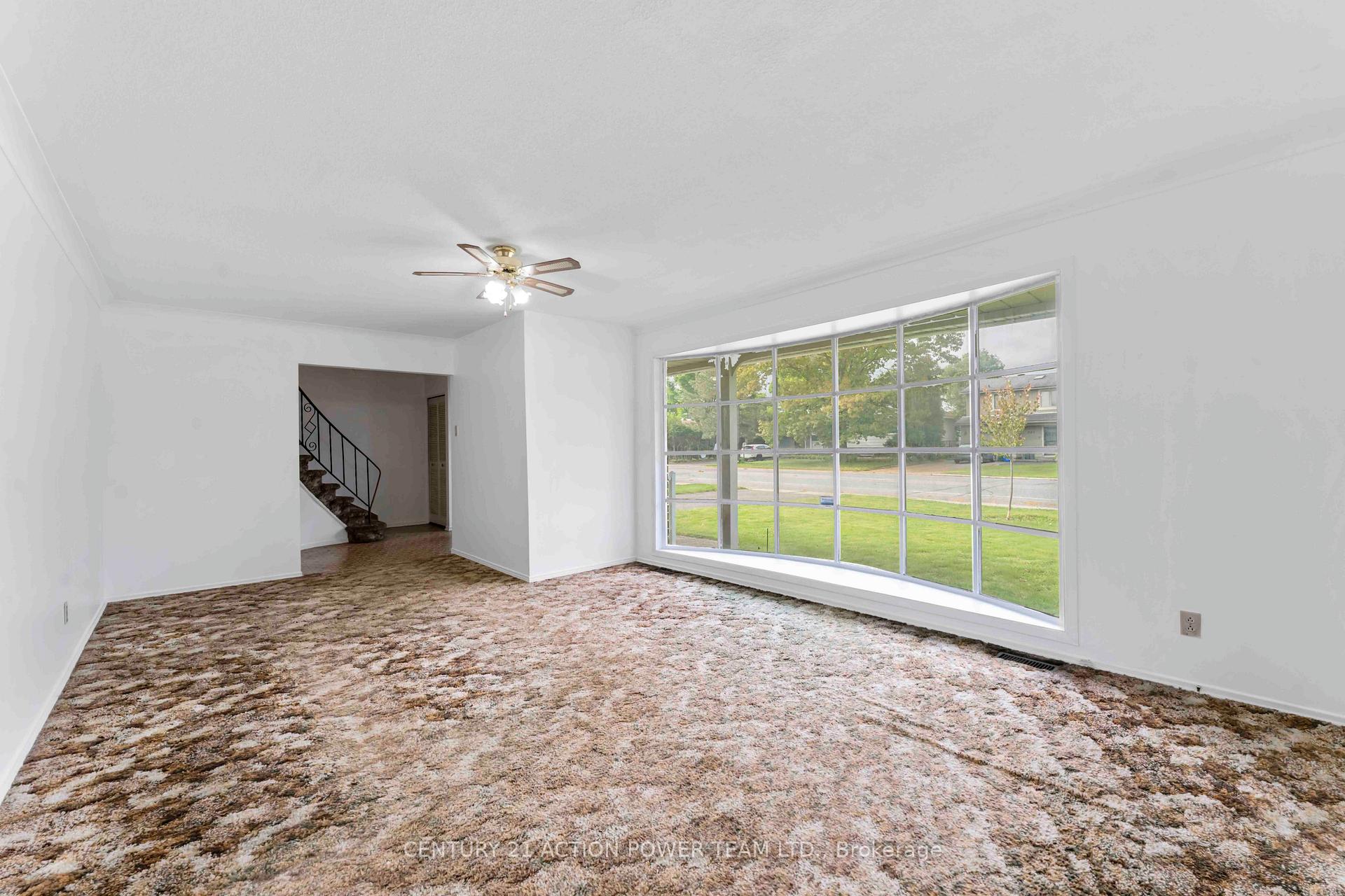 Photo 5 of 229 McClellan Road, Ottawa, Arlington Woods — HOMEH